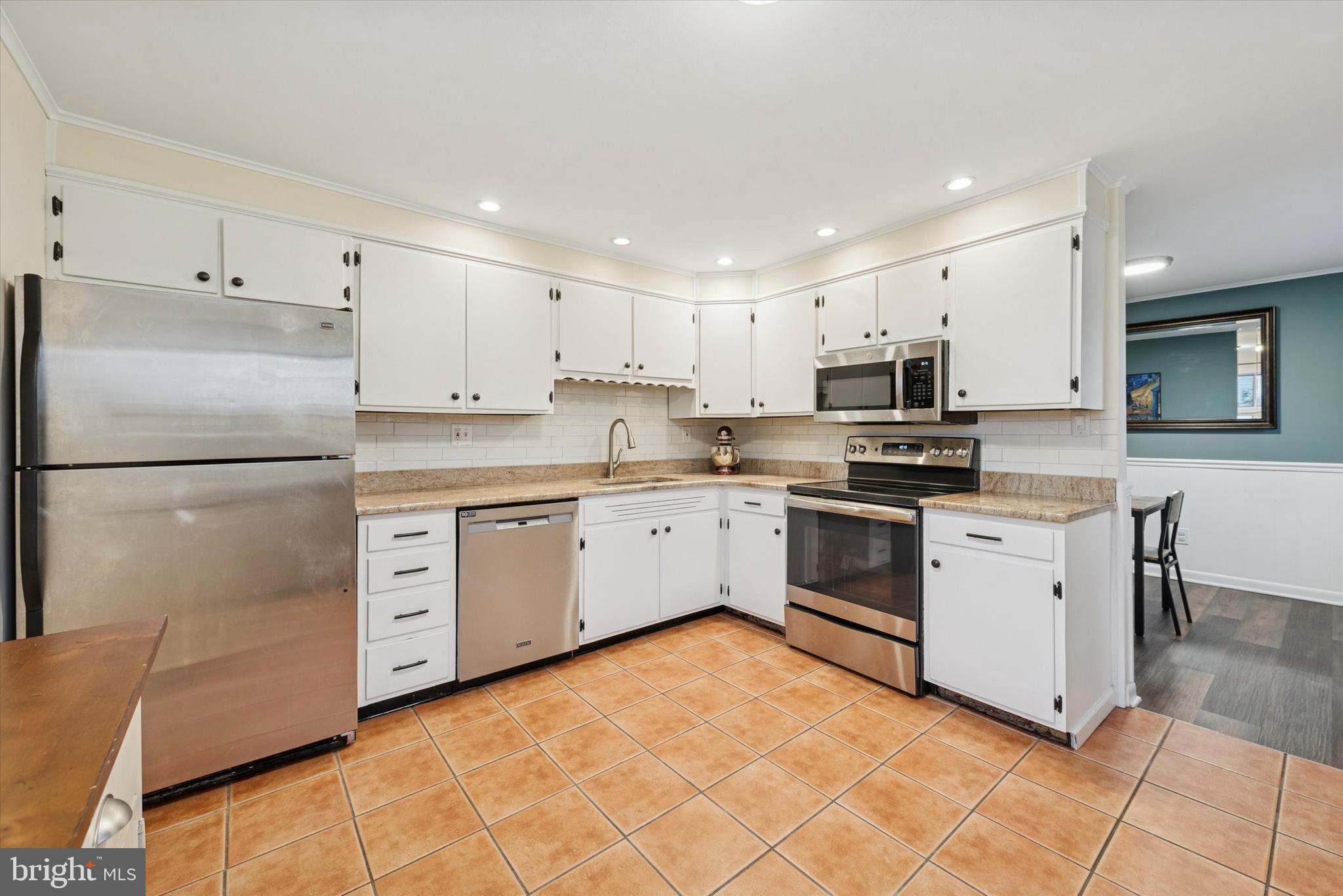 LAKEVIEW - Residential