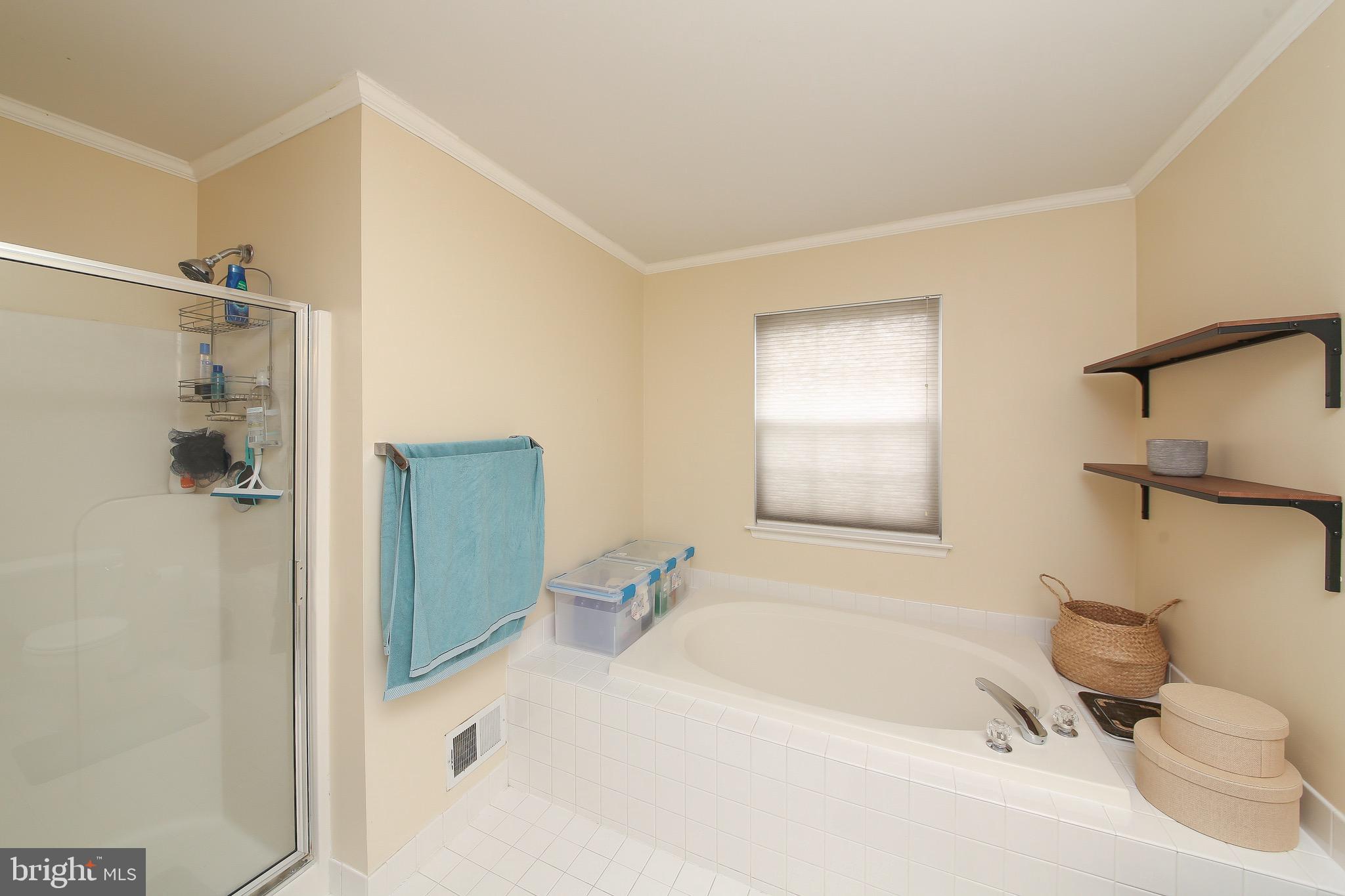 PLYMOUTH MEADOWS - Residential Lease