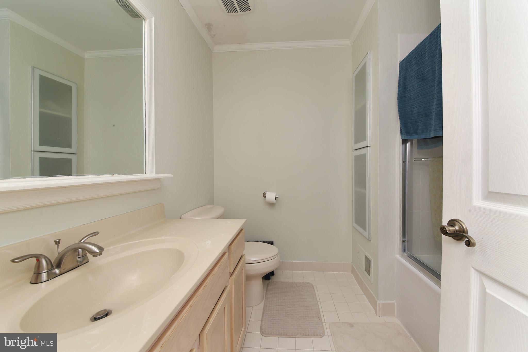 PLYMOUTH MEADOWS - Residential Lease