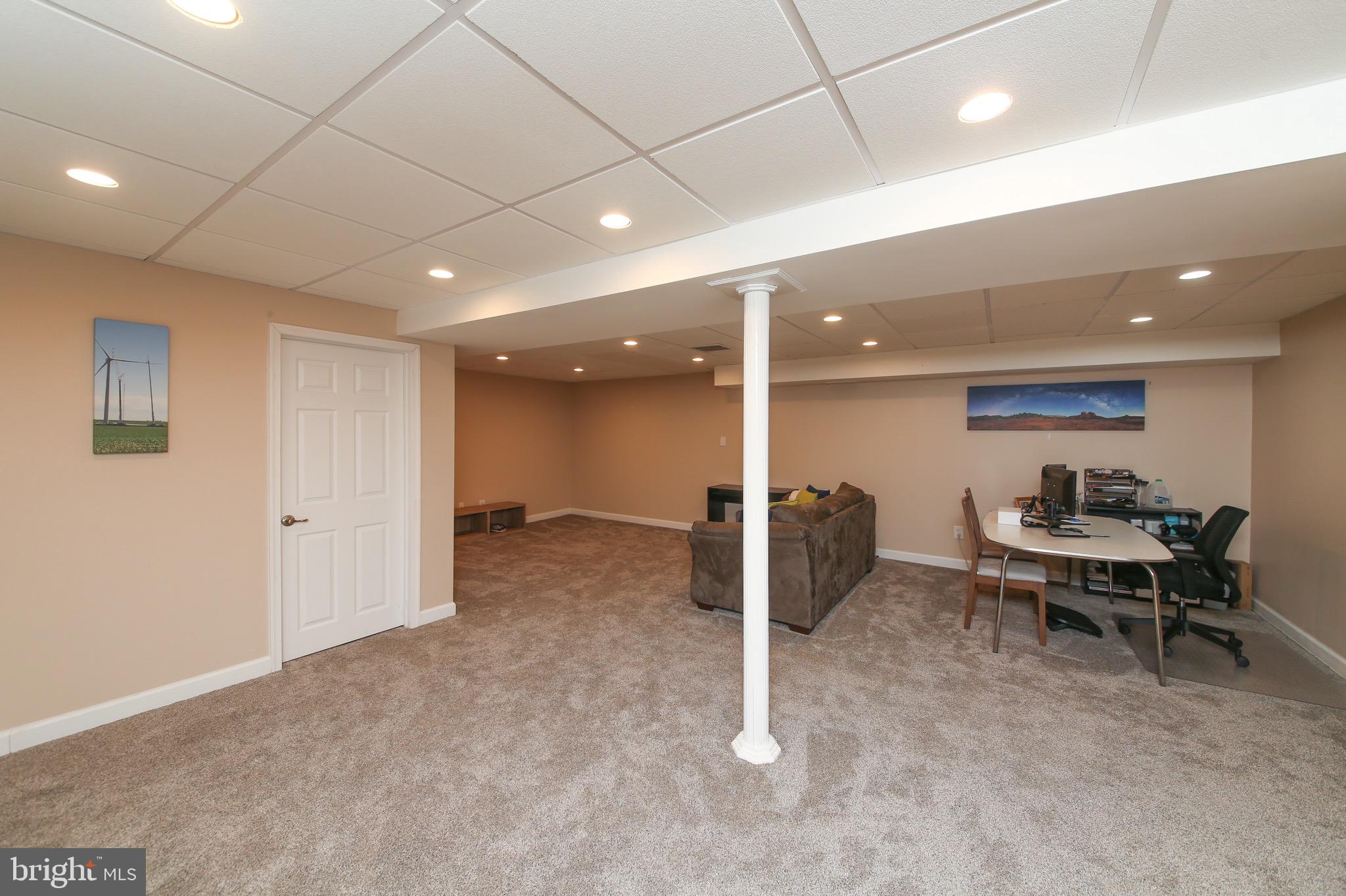 PLYMOUTH MEADOWS - Residential Lease