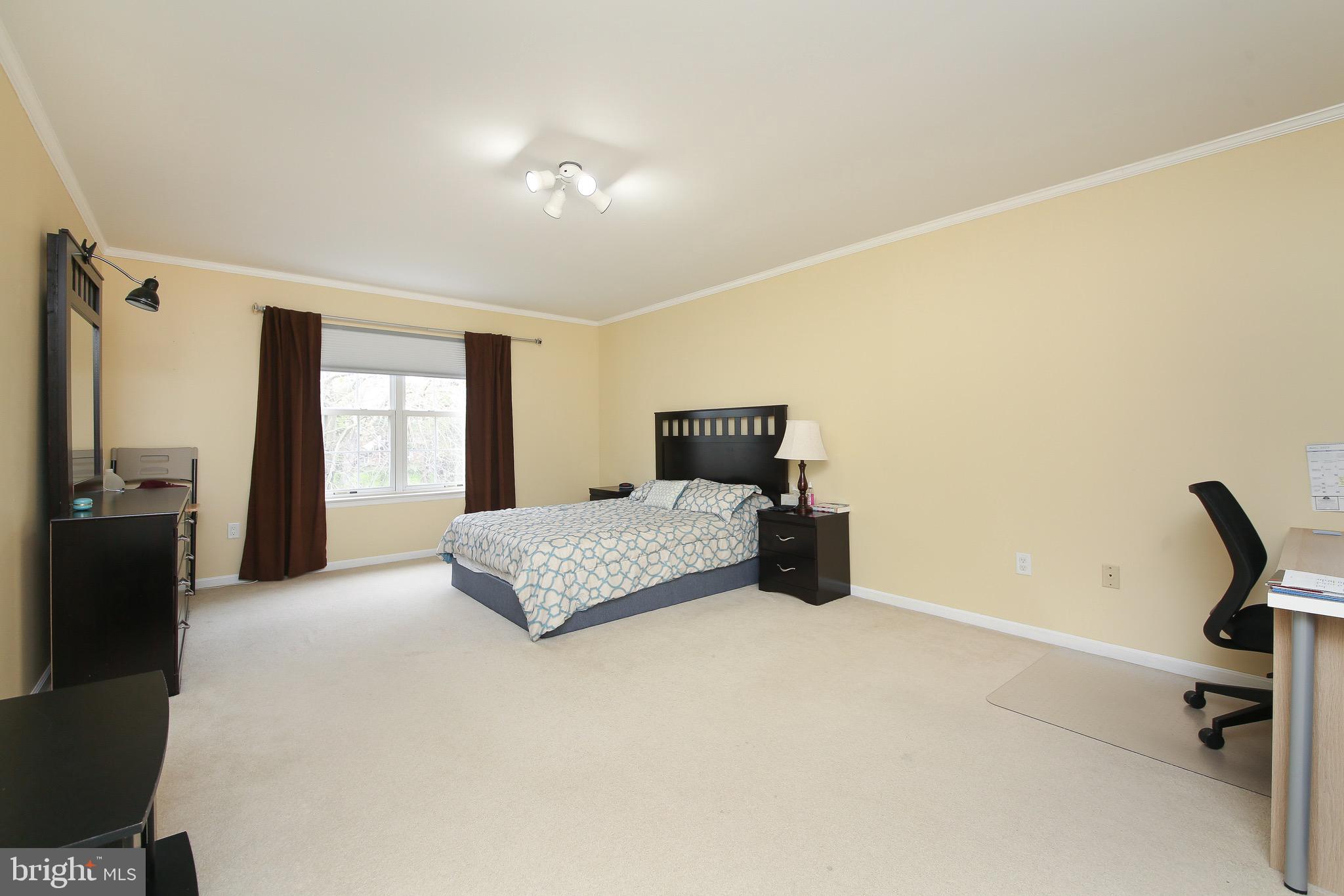 PLYMOUTH MEADOWS - Residential Lease