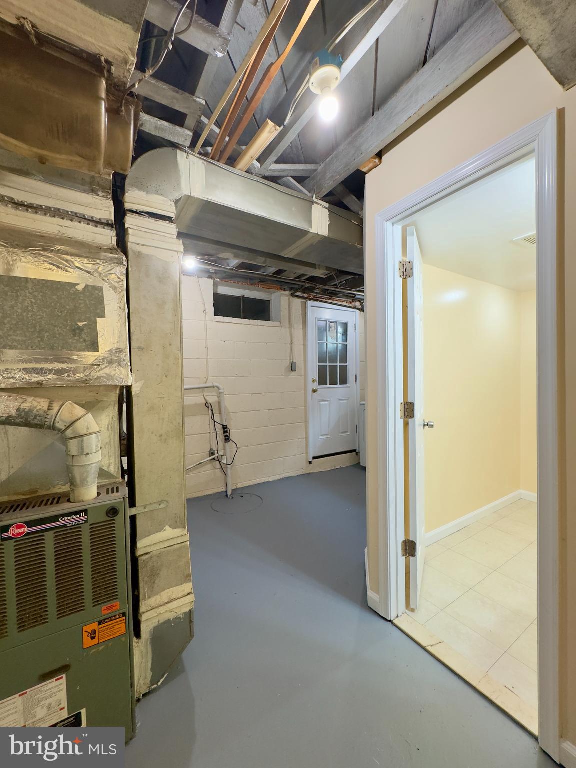 VIOLETVILLE - Residential Lease