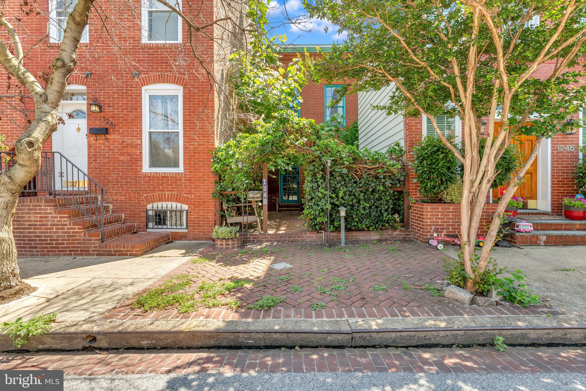 **Bundled service pricing available for buyers. Connect with the listing agent for details.
Welcome to your little piece of heaven in the vibrant heart of Historic Federal Hill. This charming townhouse seamlessly blends classic Baltimore character with eclectic amenities. The French garden-like feel at the front entrance gives you space to enjoy the outdoors or even make your own garden oasis that sets this property apart! You can enjoy all of the attractions in Federal Hill as well as easily get to downtown Baltimore. What makes it even better is how close it is to the Orioles’ Camden Yards. It's a short distance from the front door to the ballpark. Enjoy a game at the yard, shop and dine, then retreat to your little piece of heaven in Federal Hill!