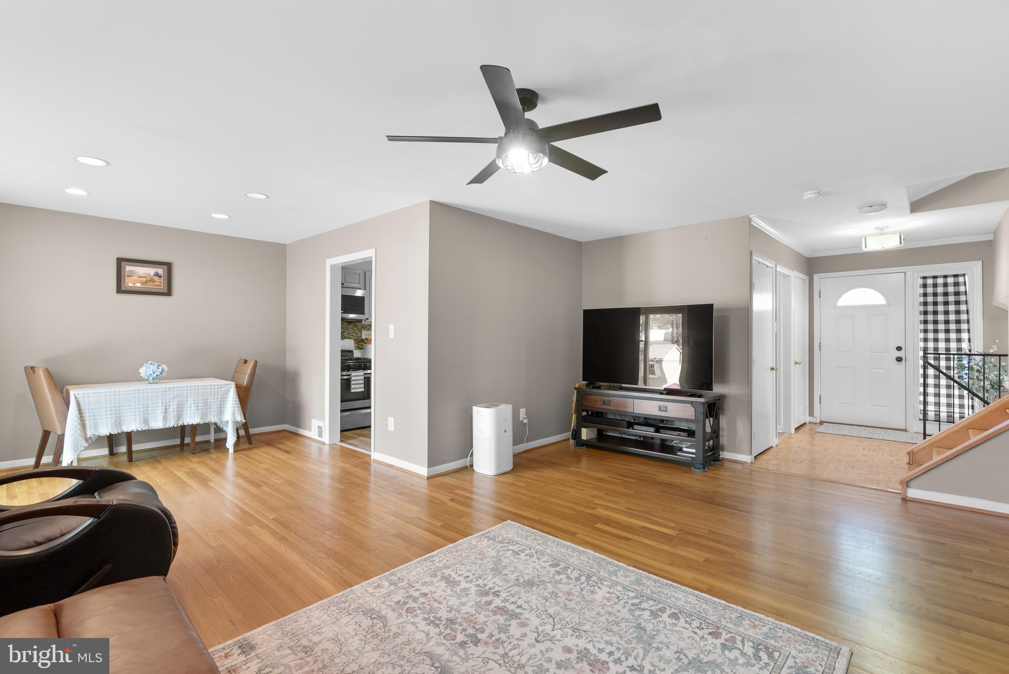 MANOR WOODS - Residential