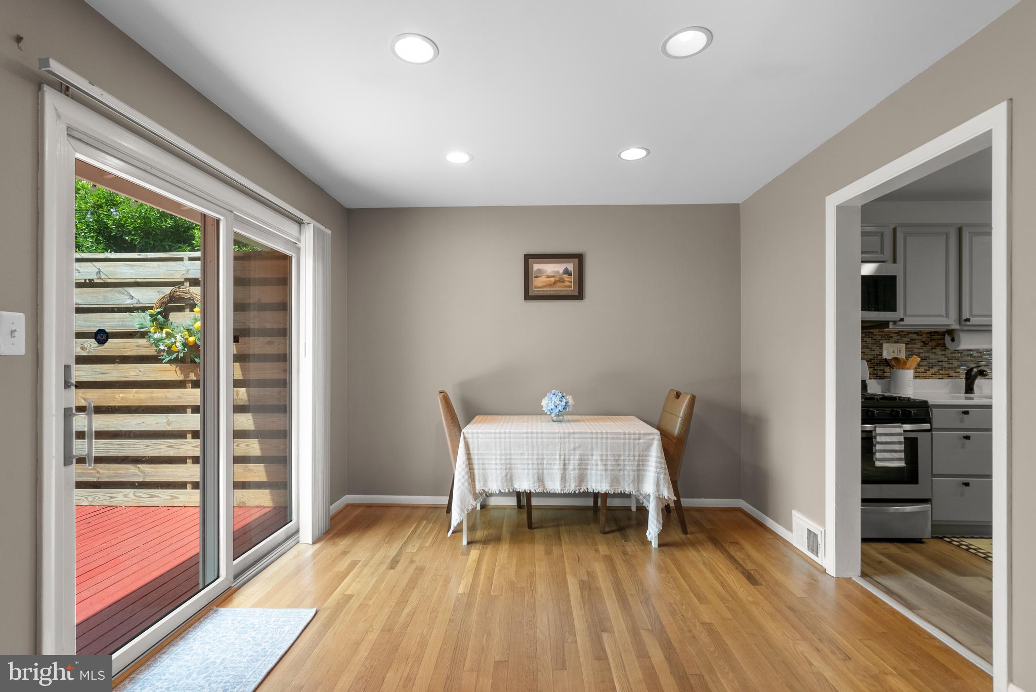 MANOR WOODS - Residential