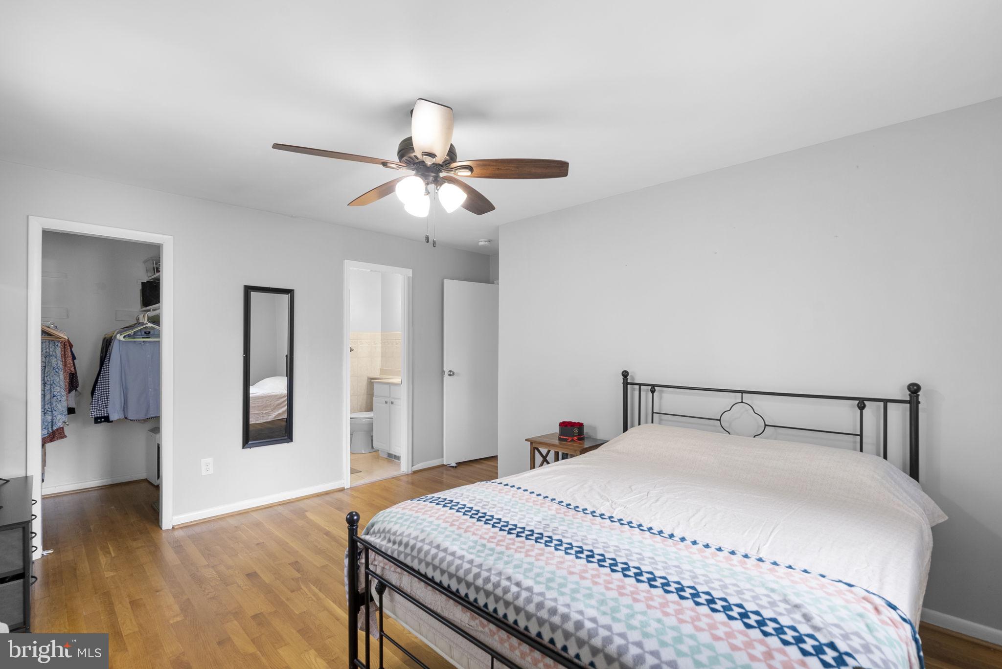 MANOR WOODS - Residential