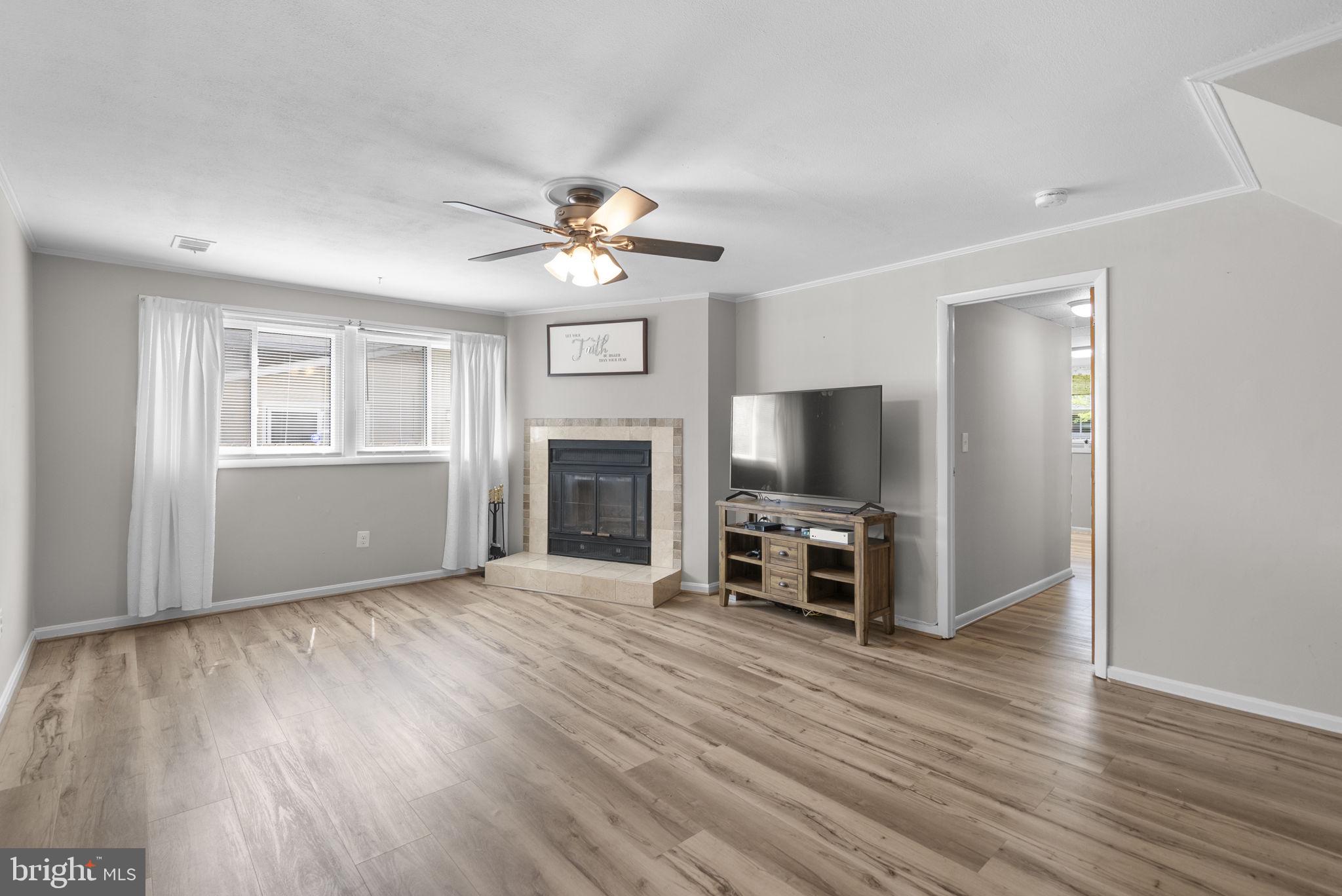 MANOR WOODS - Residential