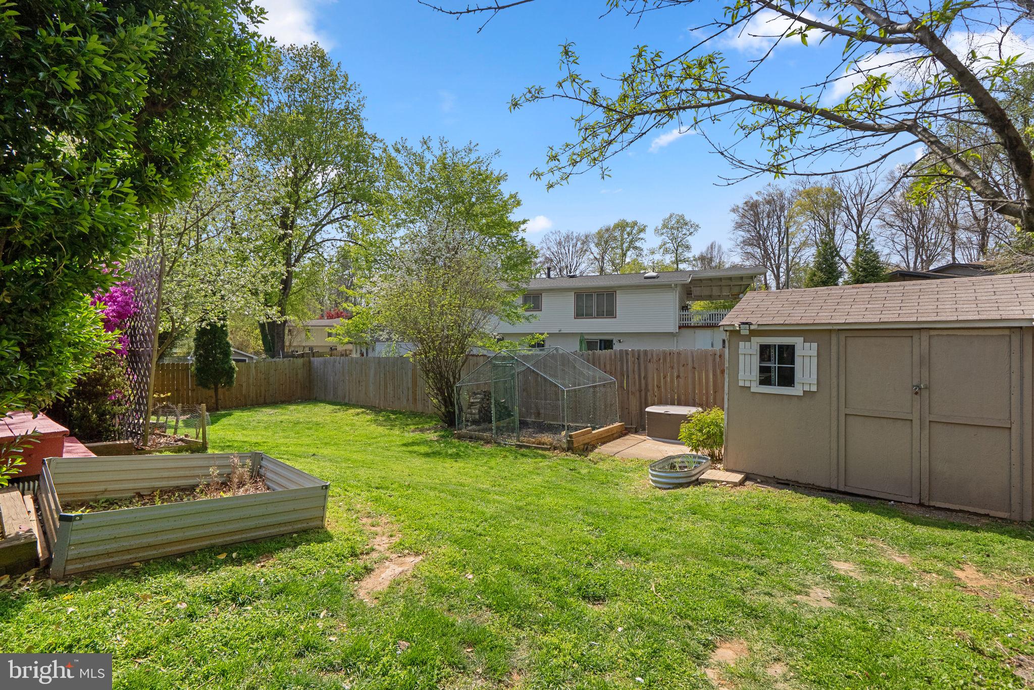 MANOR WOODS - Residential