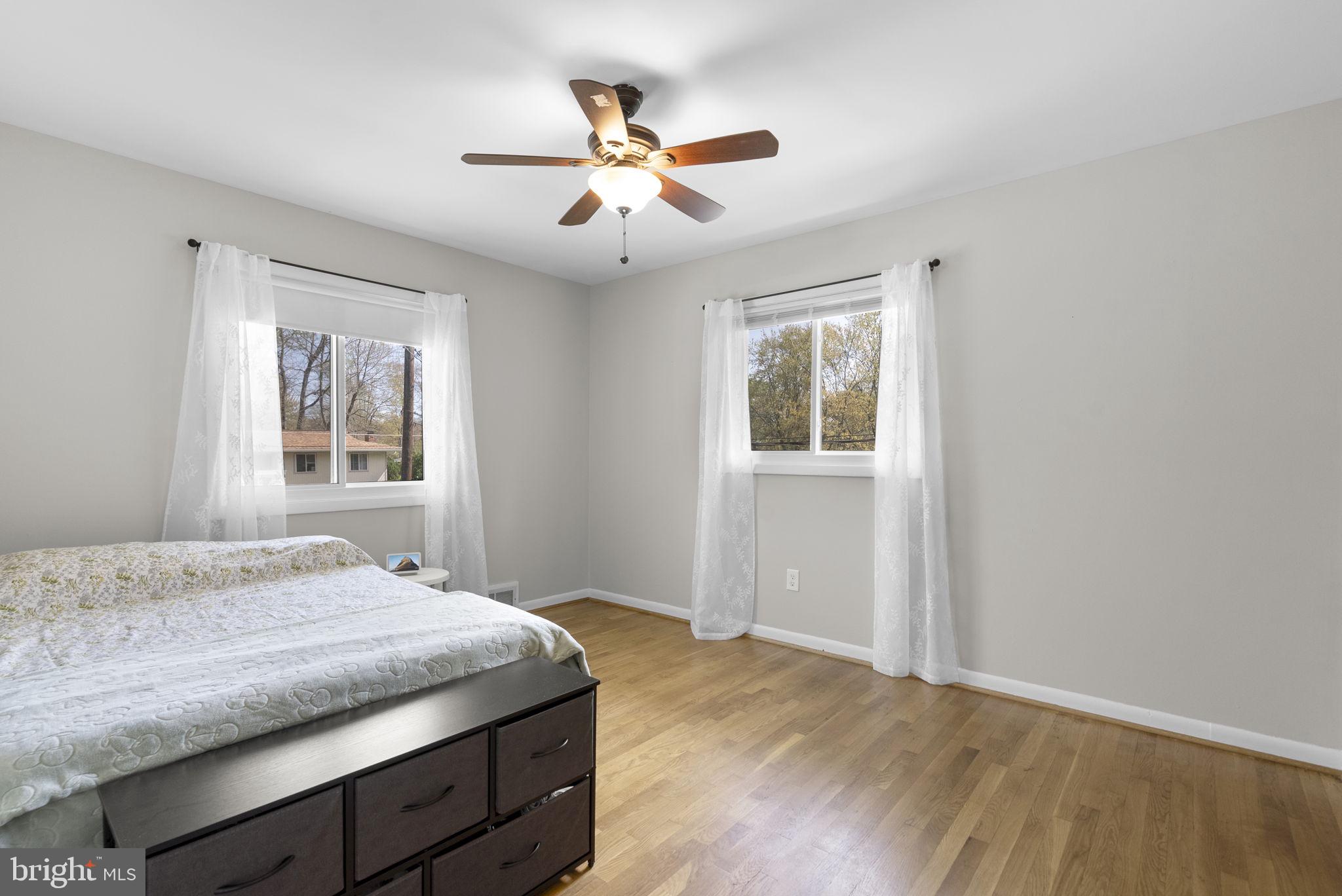 MANOR WOODS - Residential