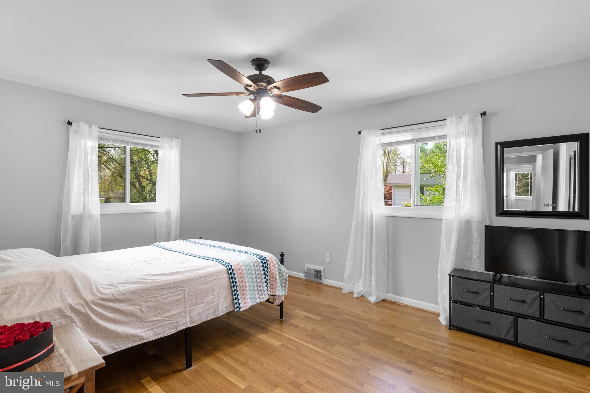 MANOR WOODS - Residential