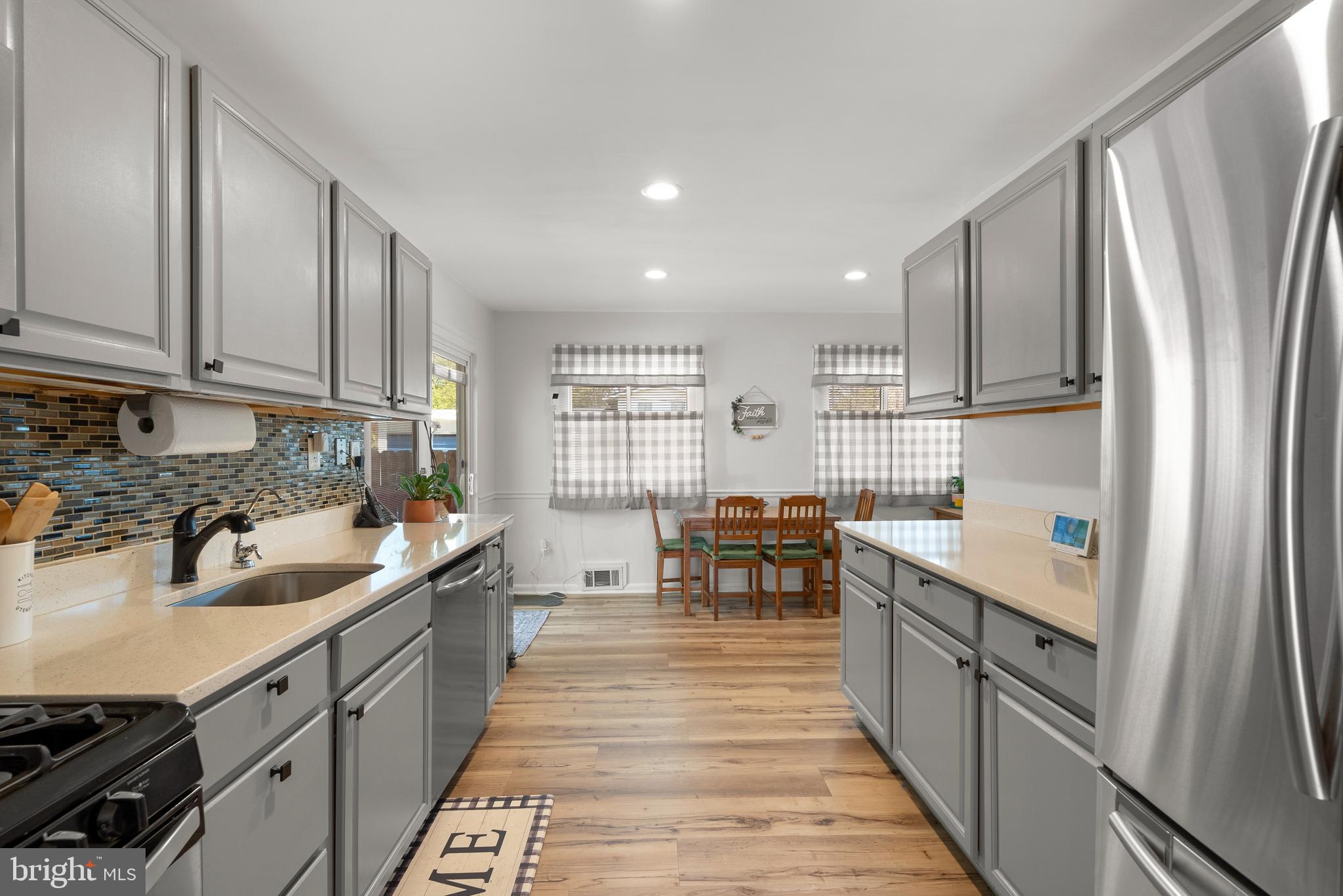 MANOR WOODS - Residential