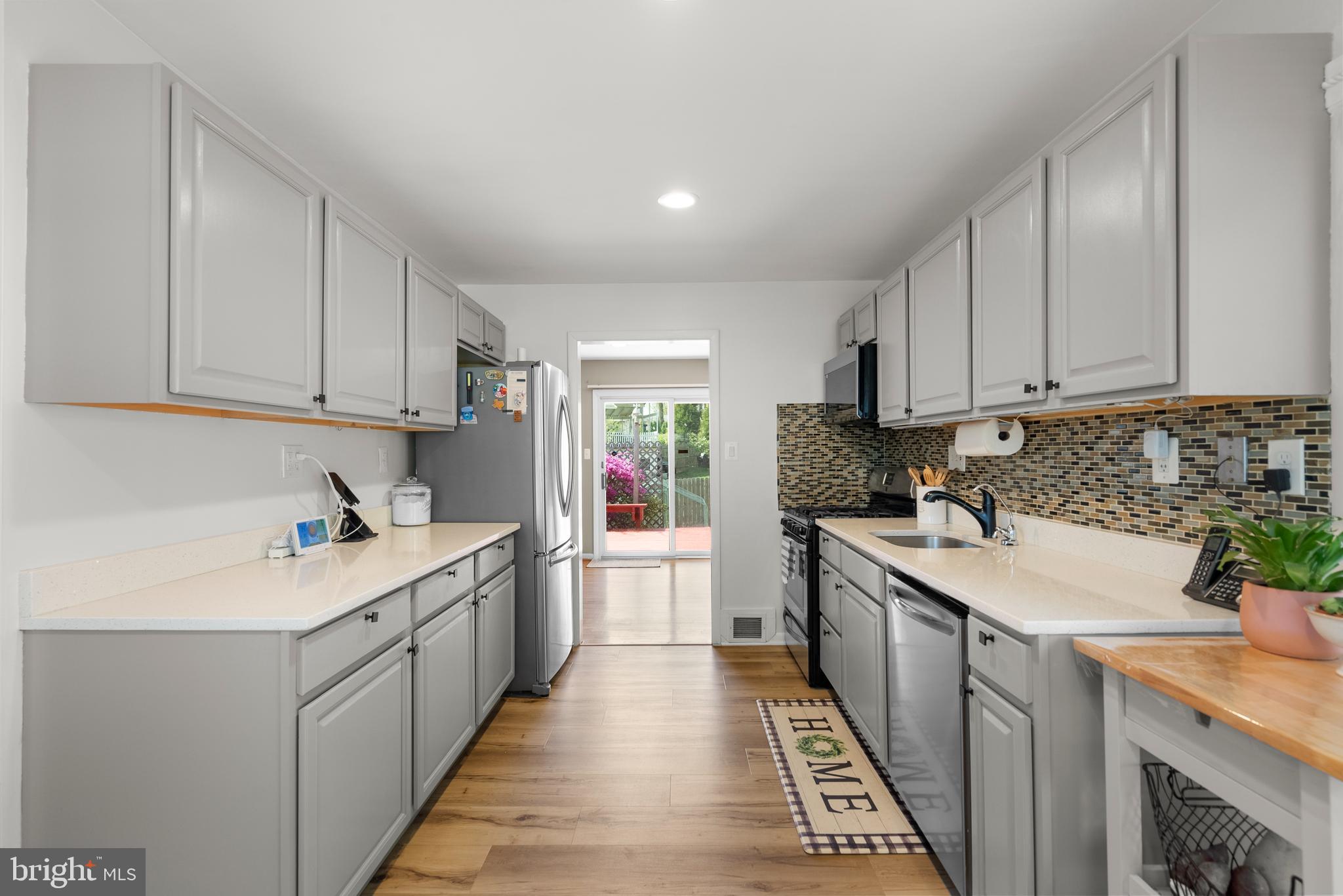 MANOR WOODS - Residential