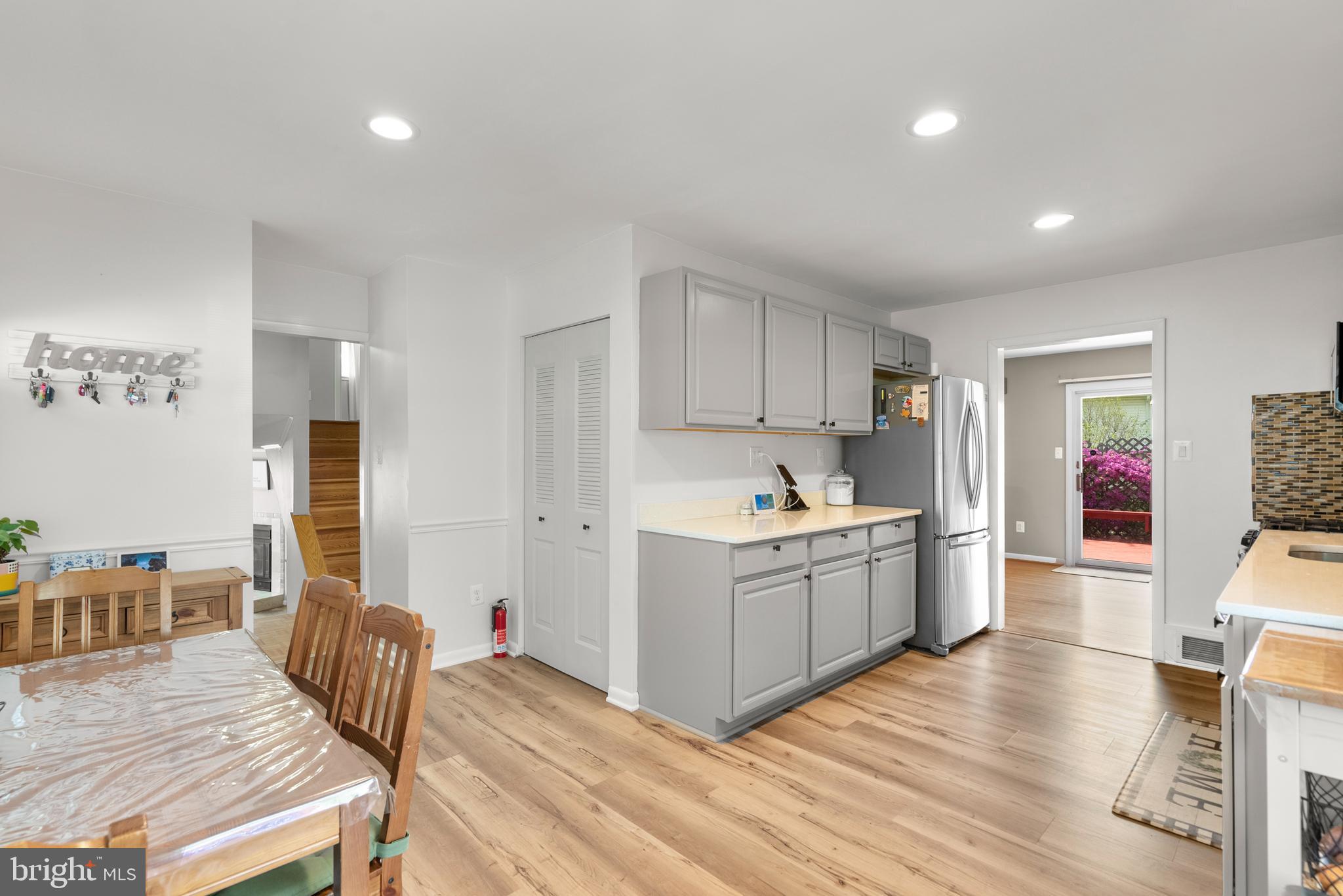 MANOR WOODS - Residential