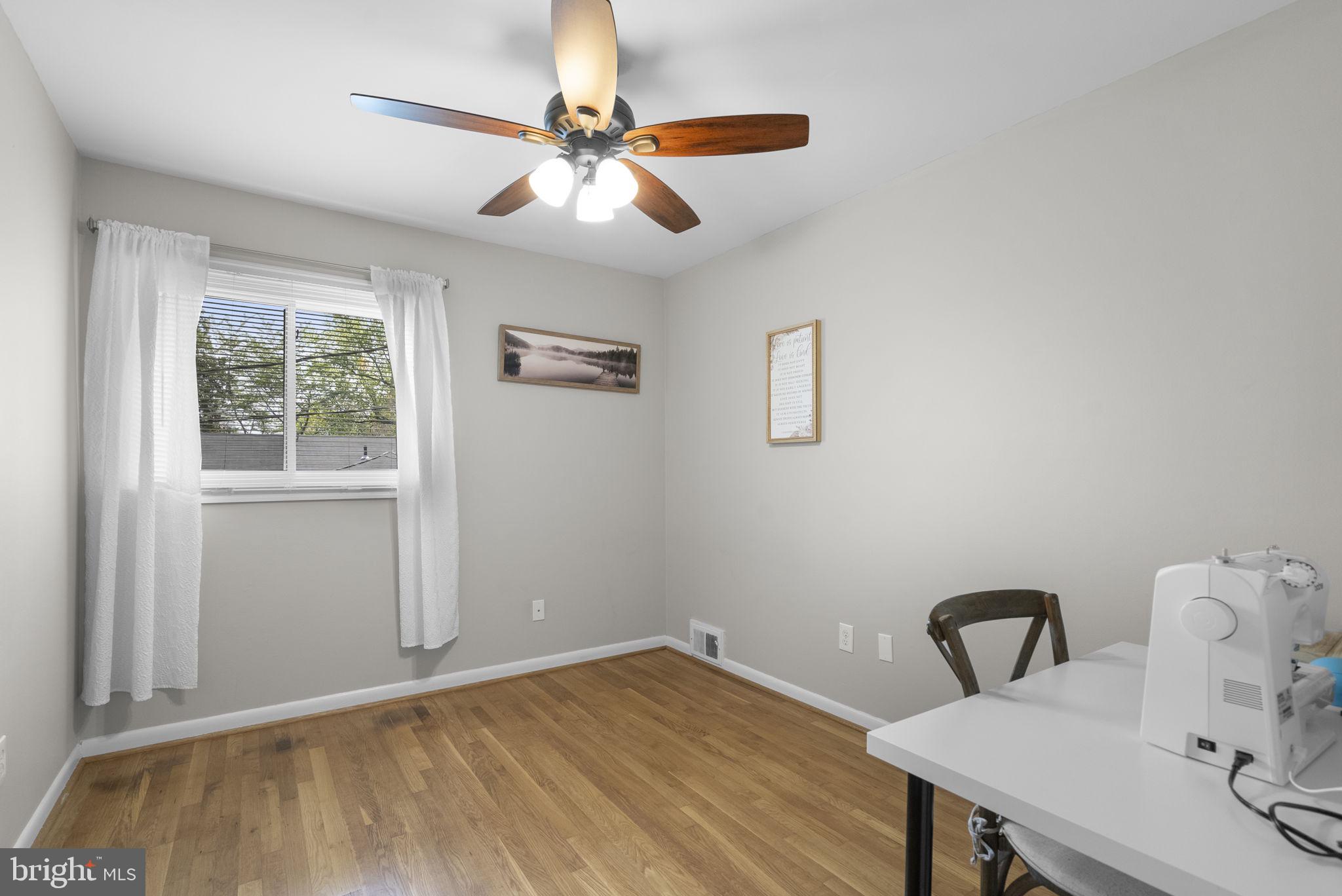 MANOR WOODS - Residential