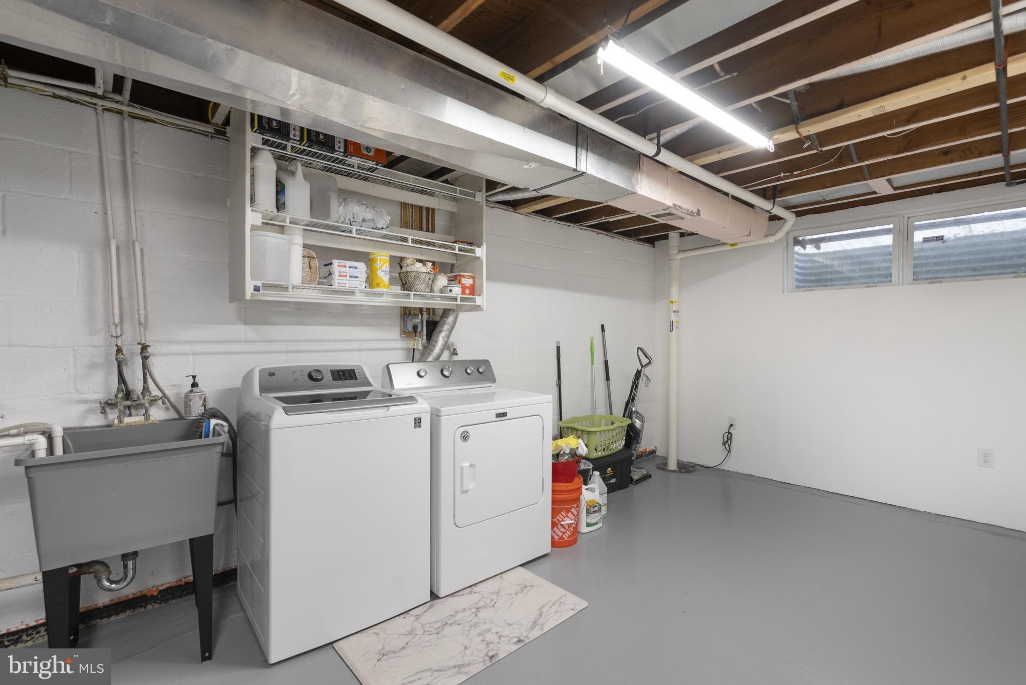 MANOR WOODS - Residential