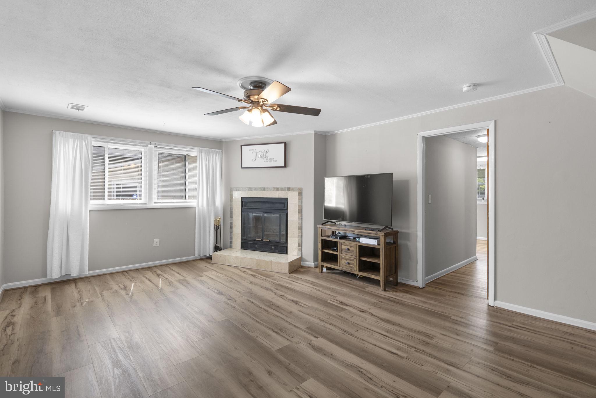 MANOR WOODS - Residential