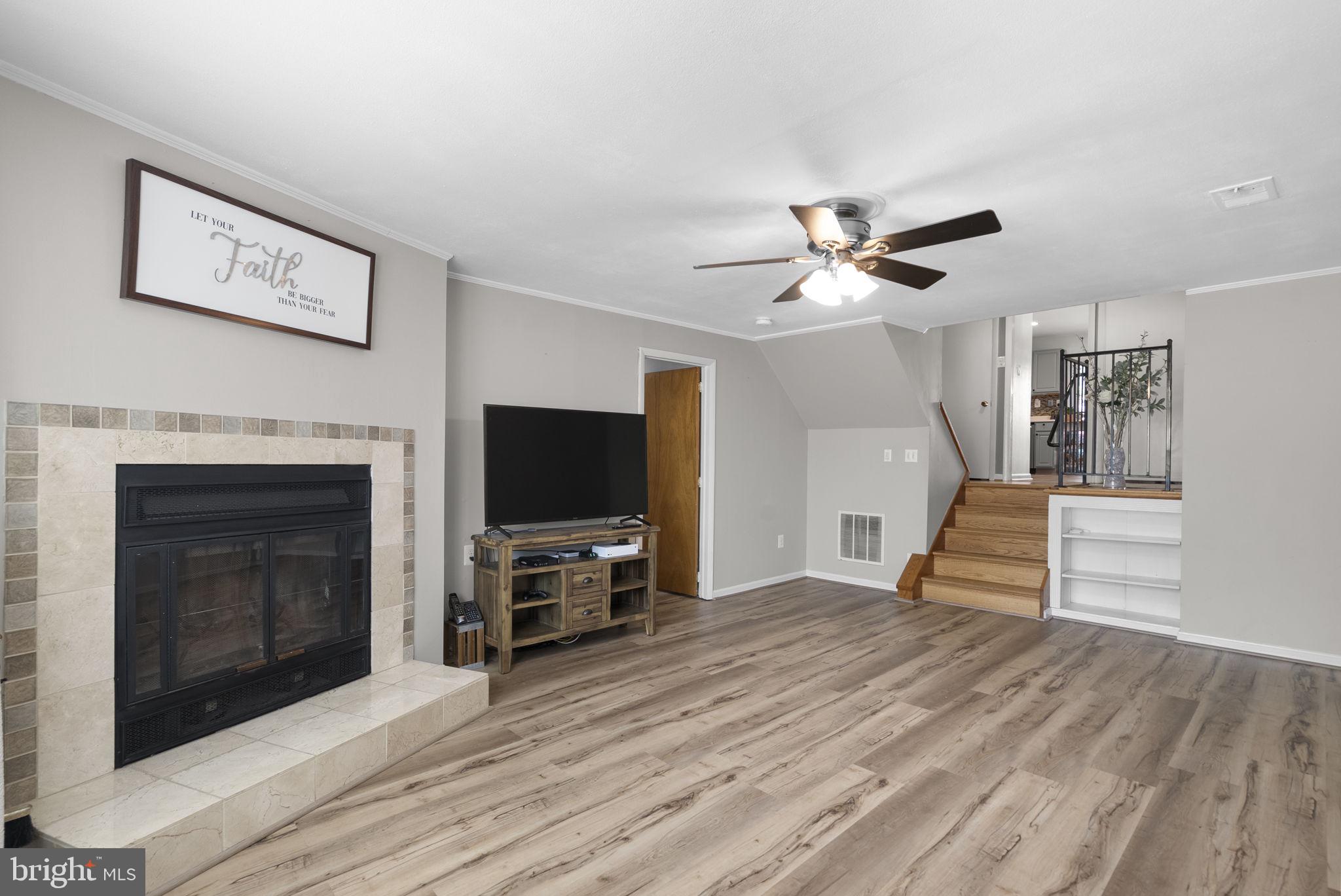 MANOR WOODS - Residential