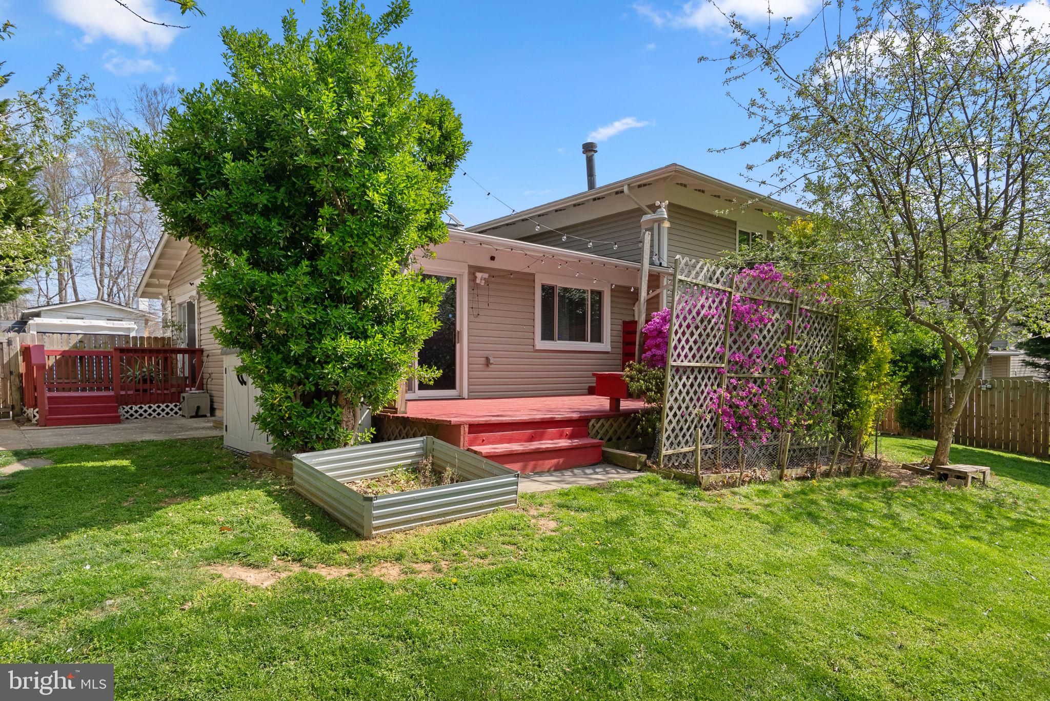 MANOR WOODS - Residential