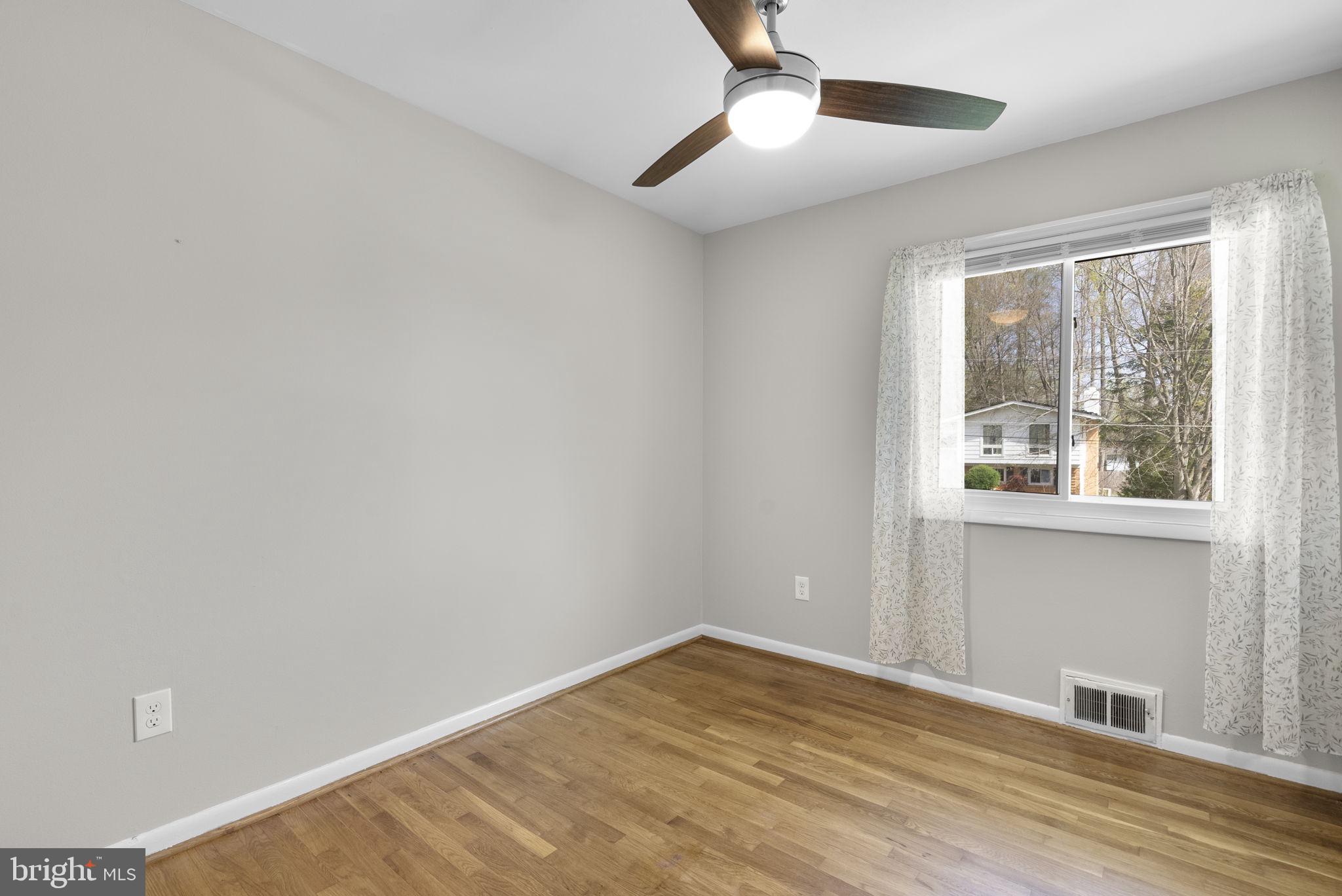 MANOR WOODS - Residential