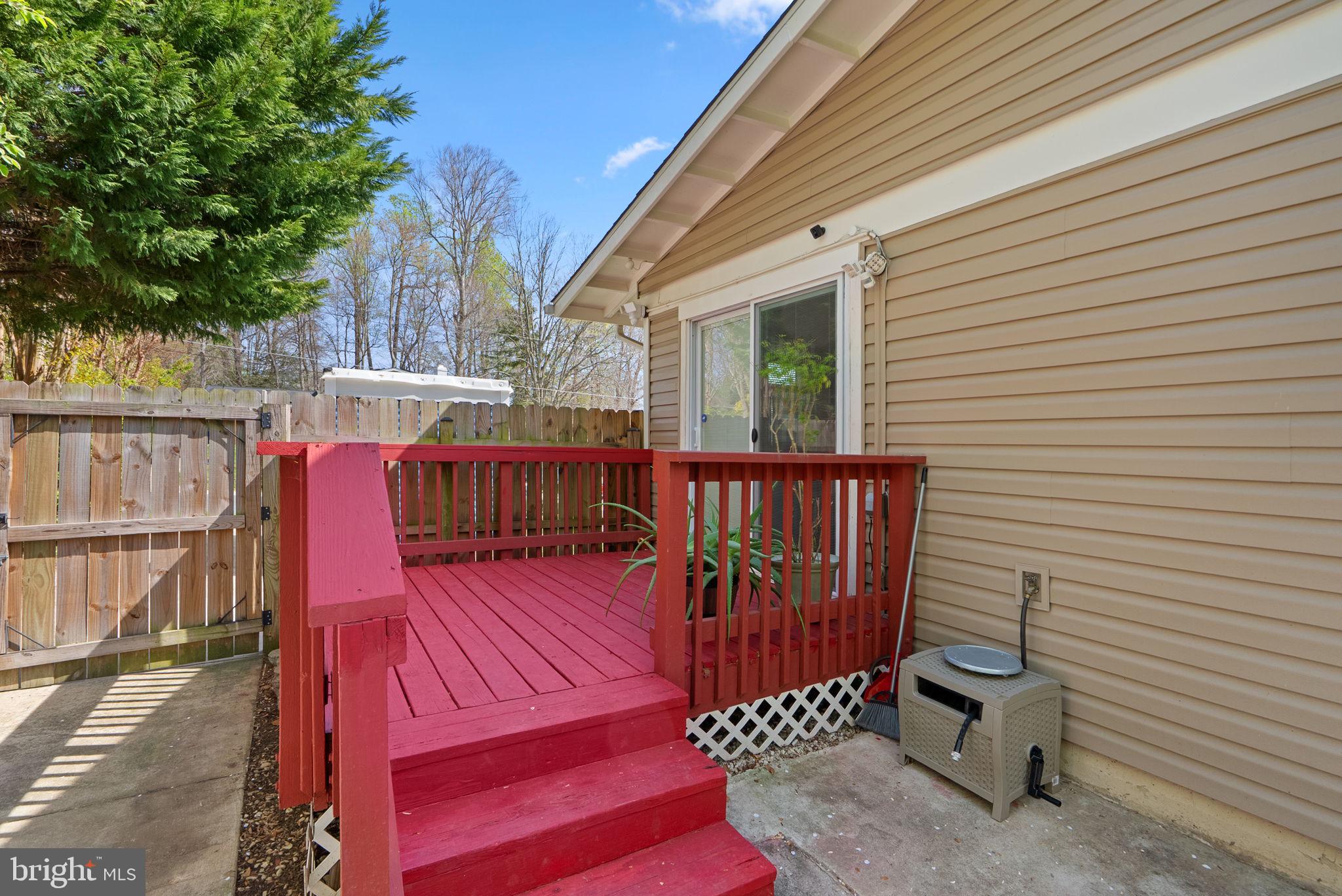 MANOR WOODS - Residential