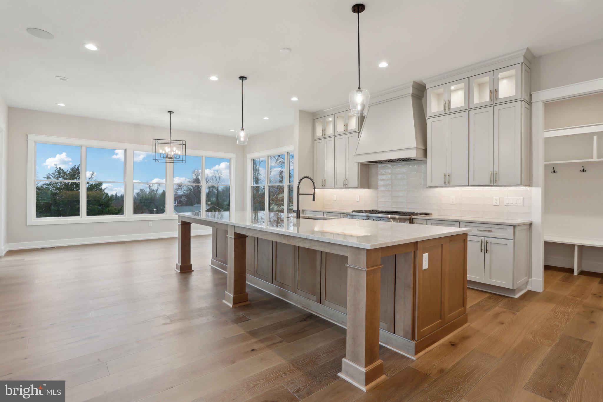 GARNET POINTE - Residential