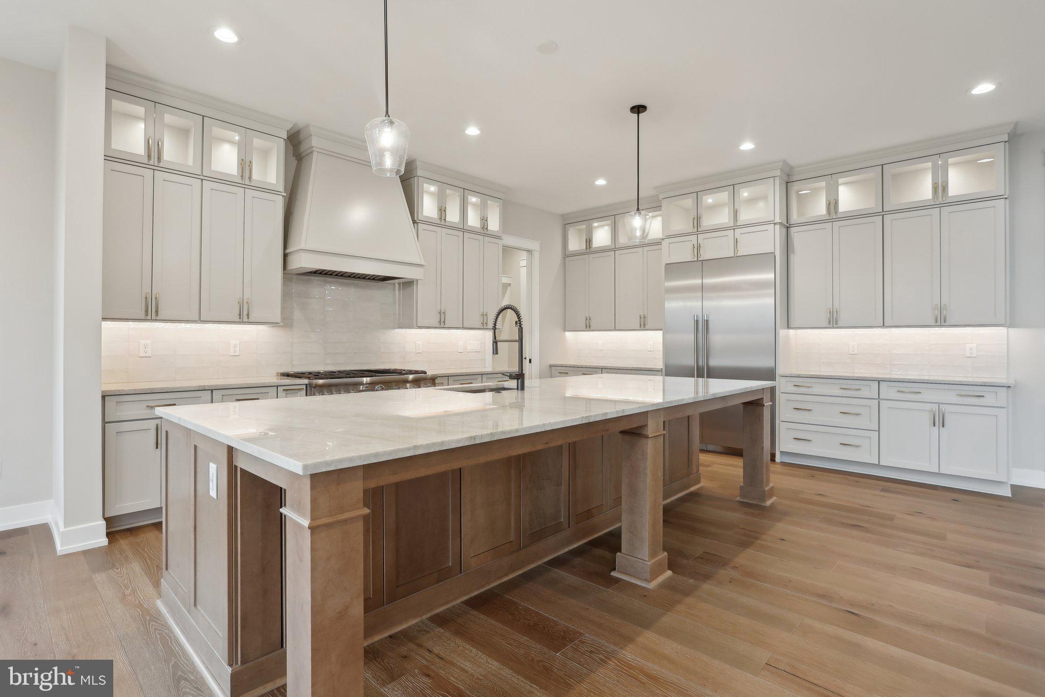 GARNET POINTE - Residential