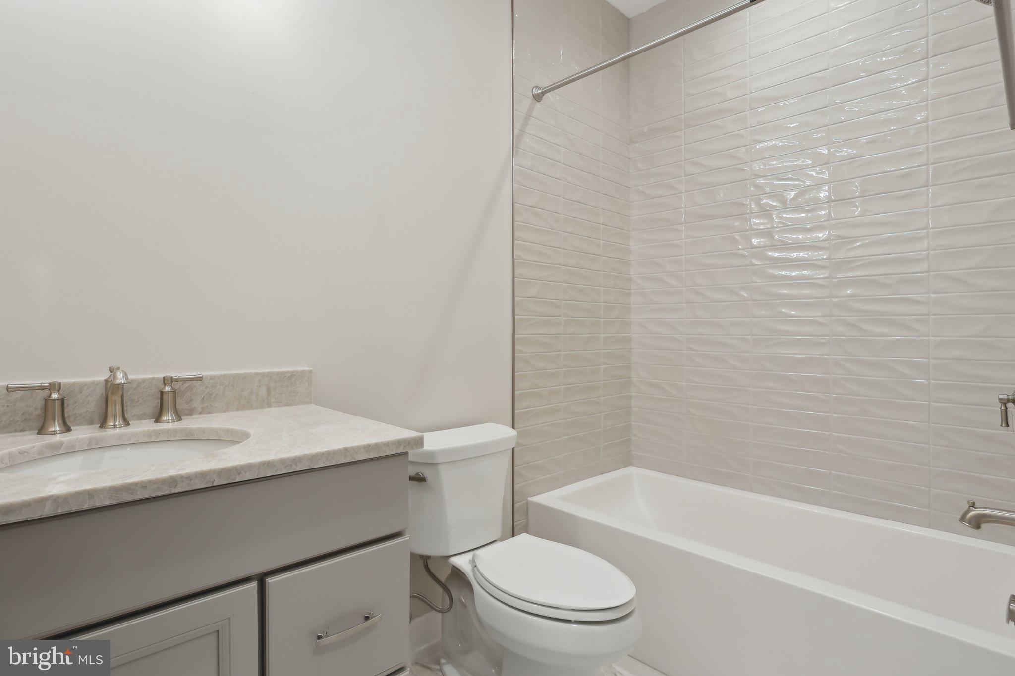 GARNET POINTE - Residential