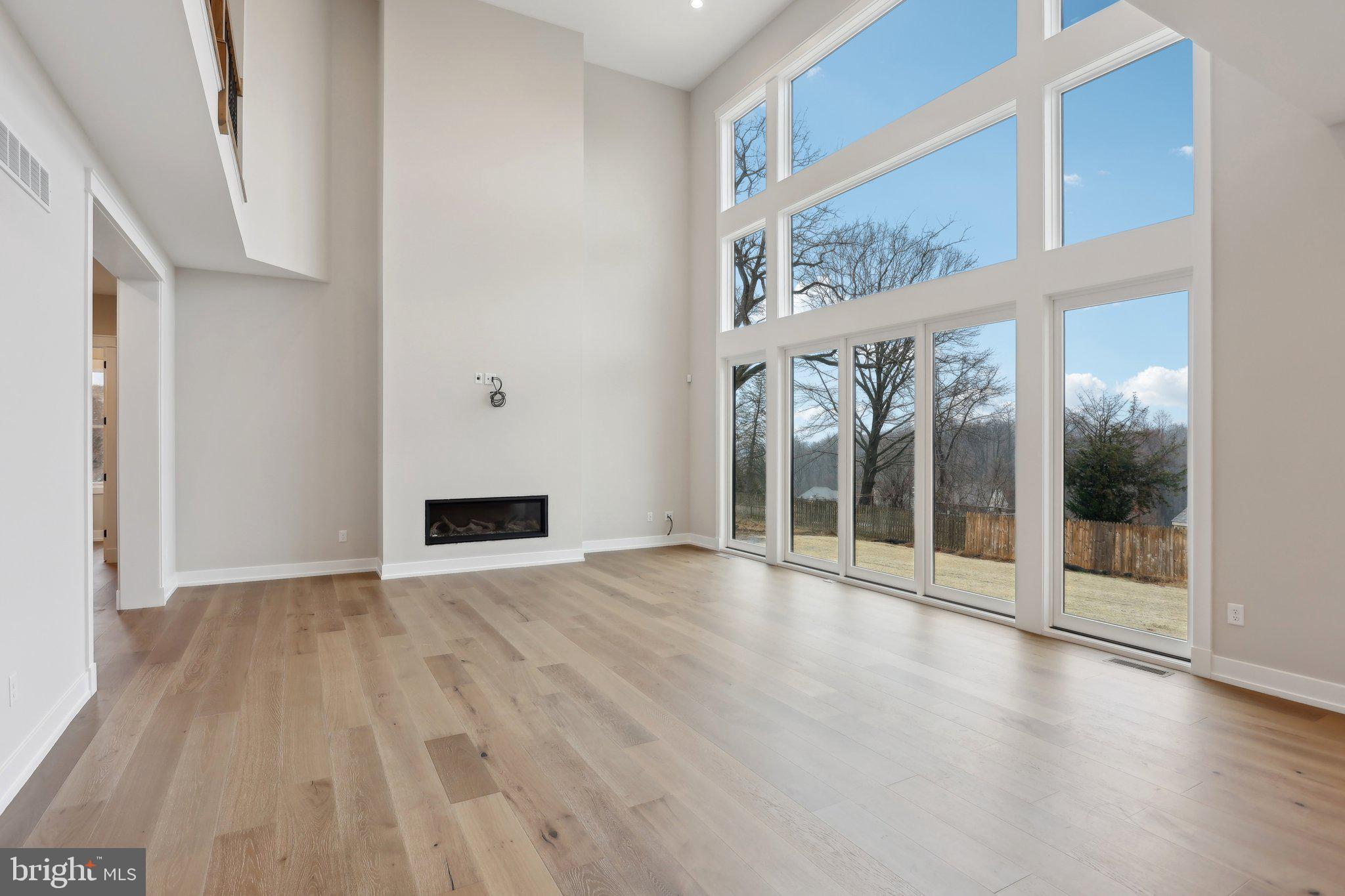 GARNET POINTE - Residential