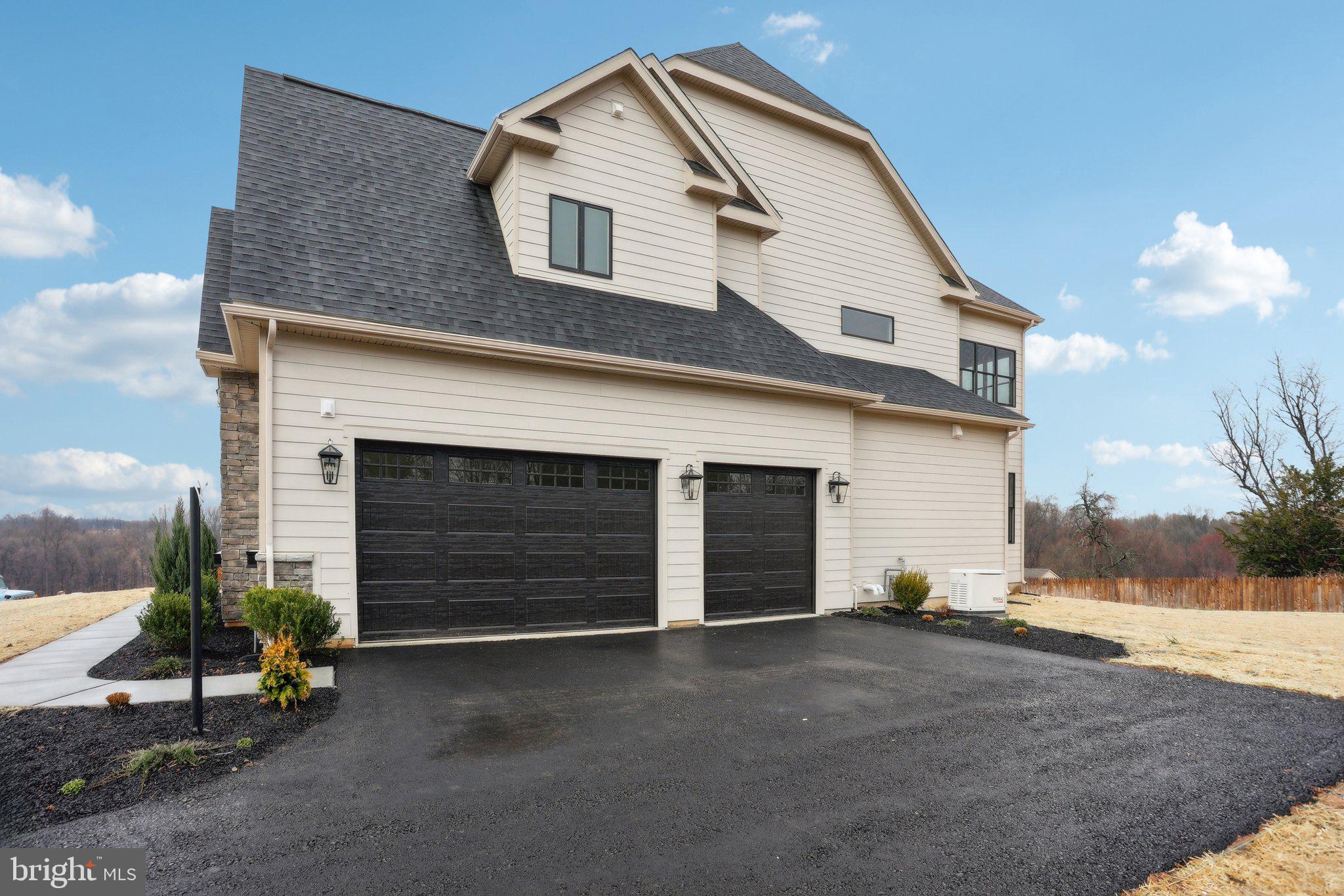 GARNET POINTE - Residential