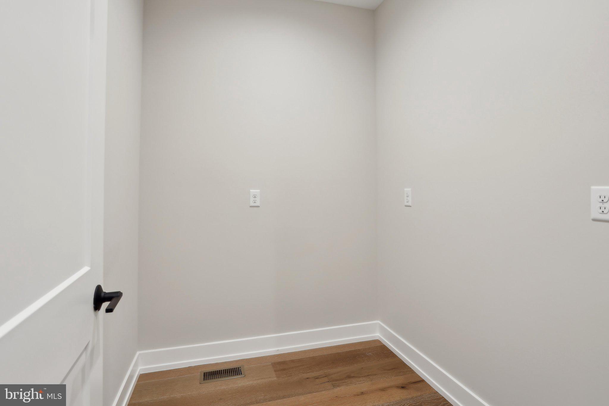 GARNET POINTE - Residential