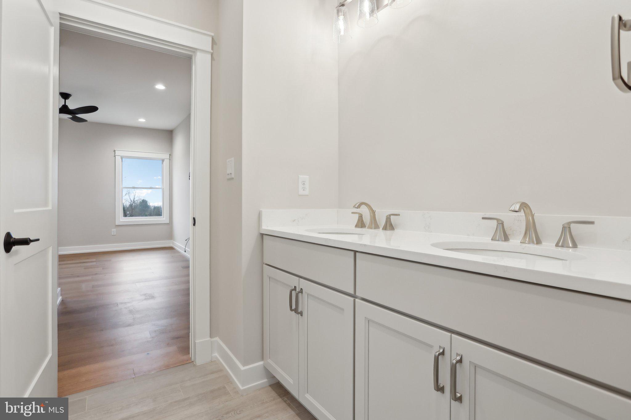 GARNET POINTE - Residential