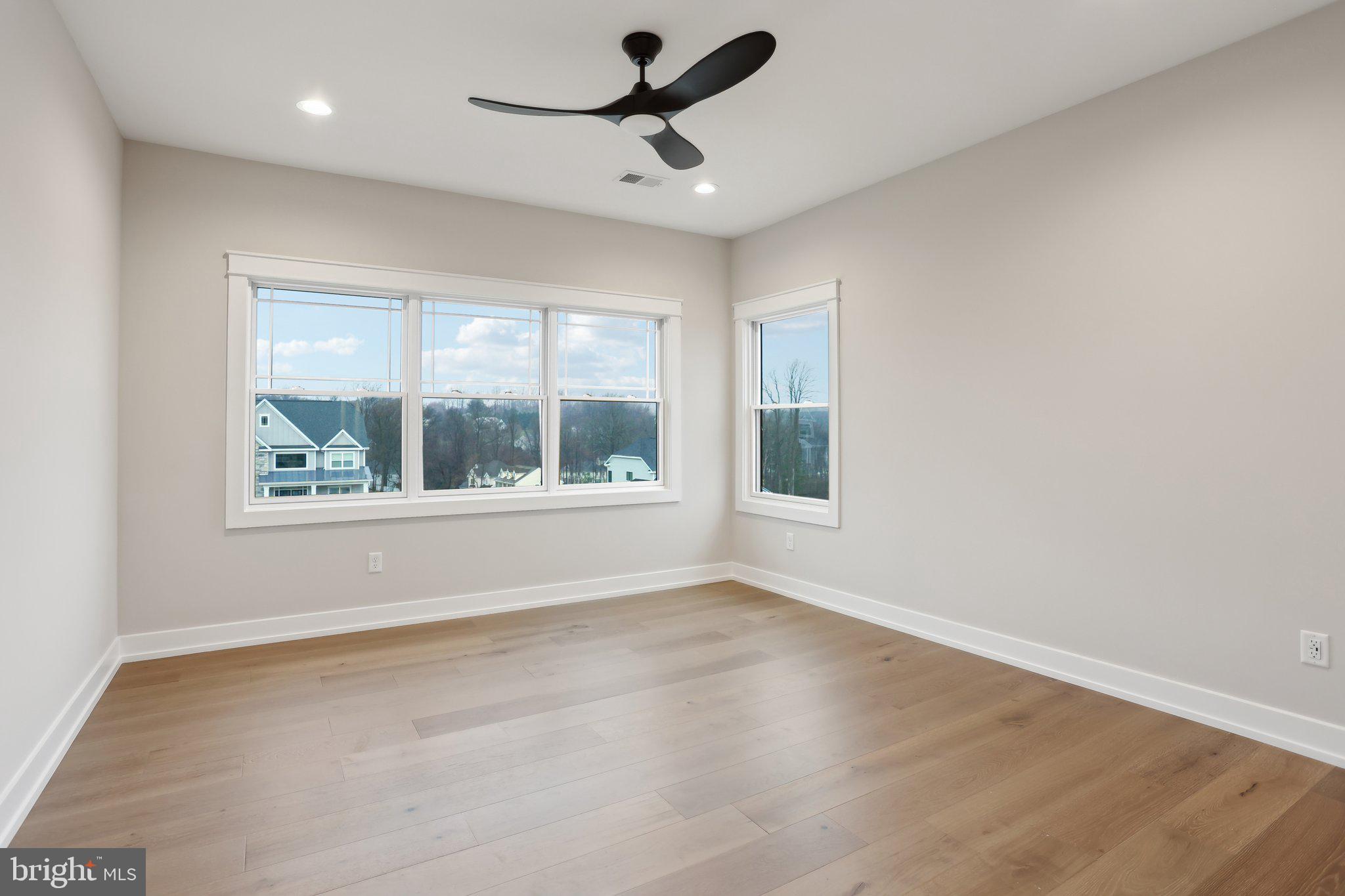 GARNET POINTE - Residential