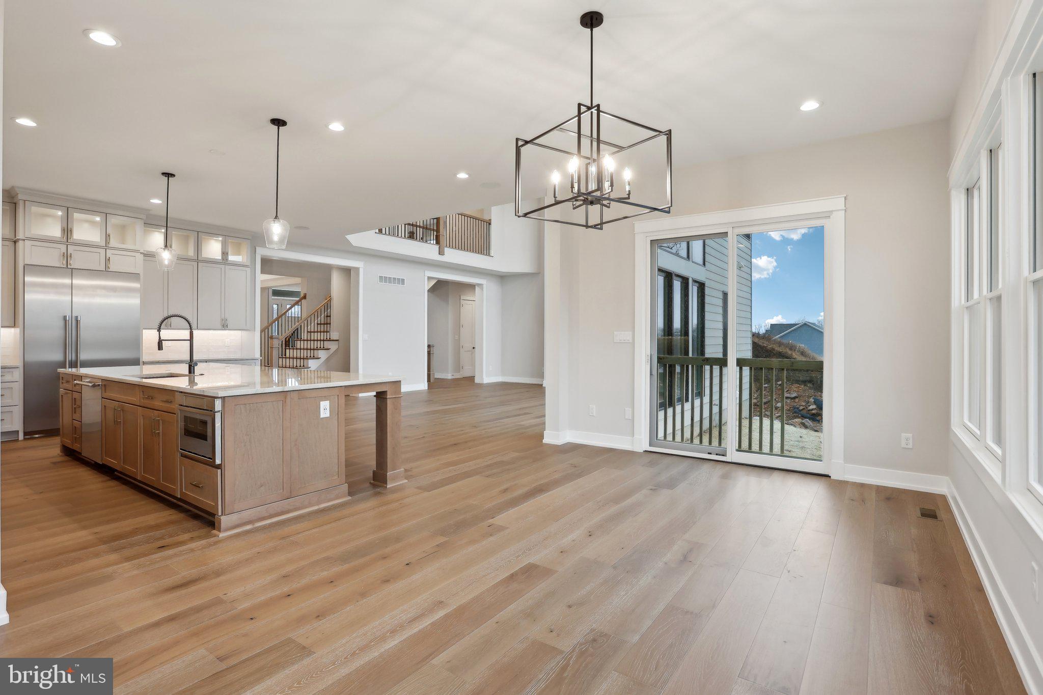 GARNET POINTE - Residential