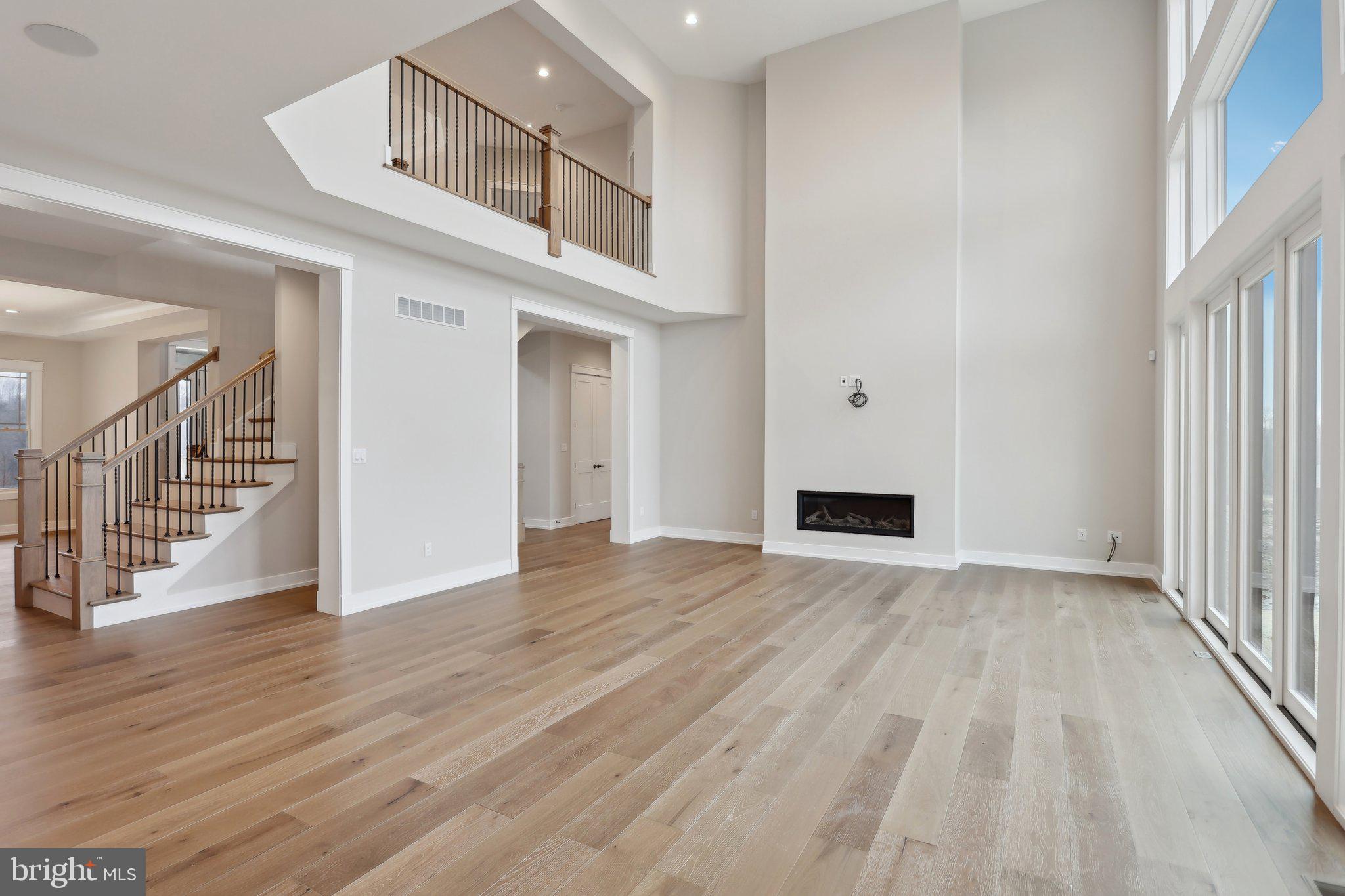 GARNET POINTE - Residential