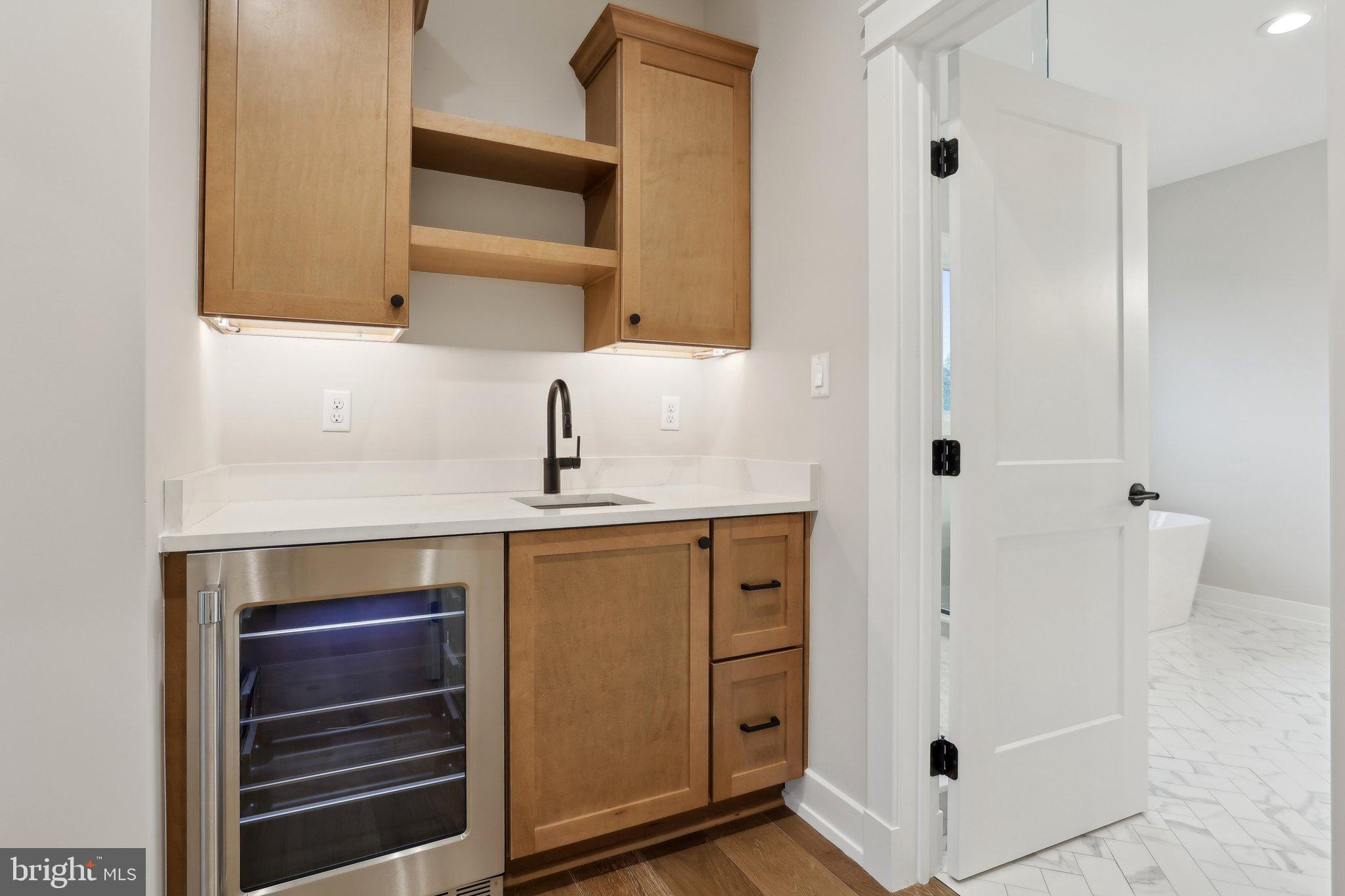 GARNET POINTE - Residential