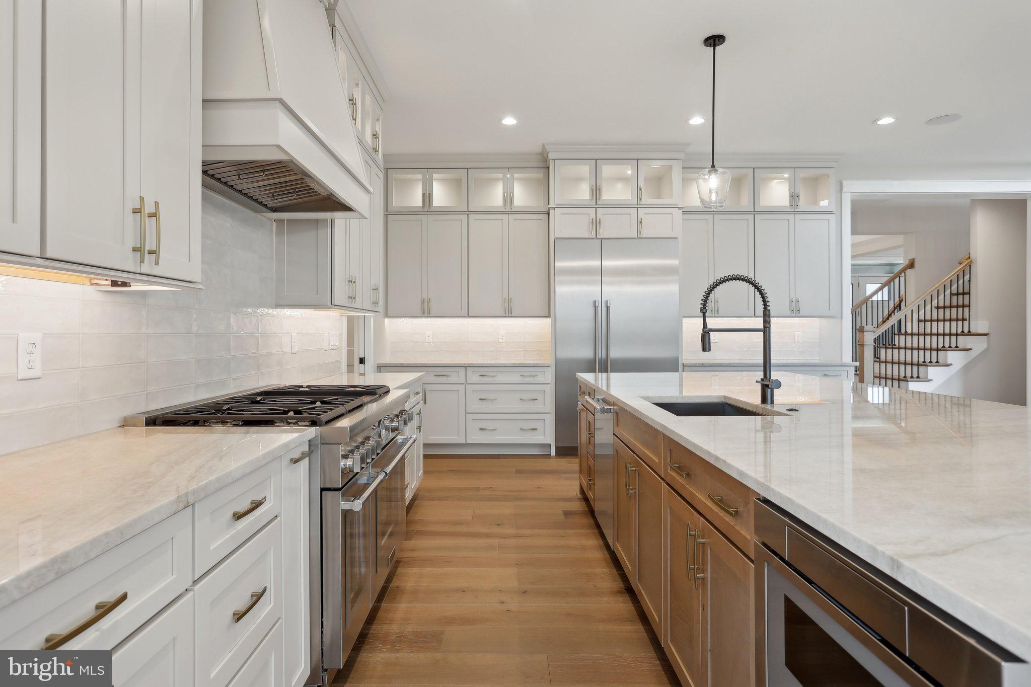 GARNET POINTE - Residential