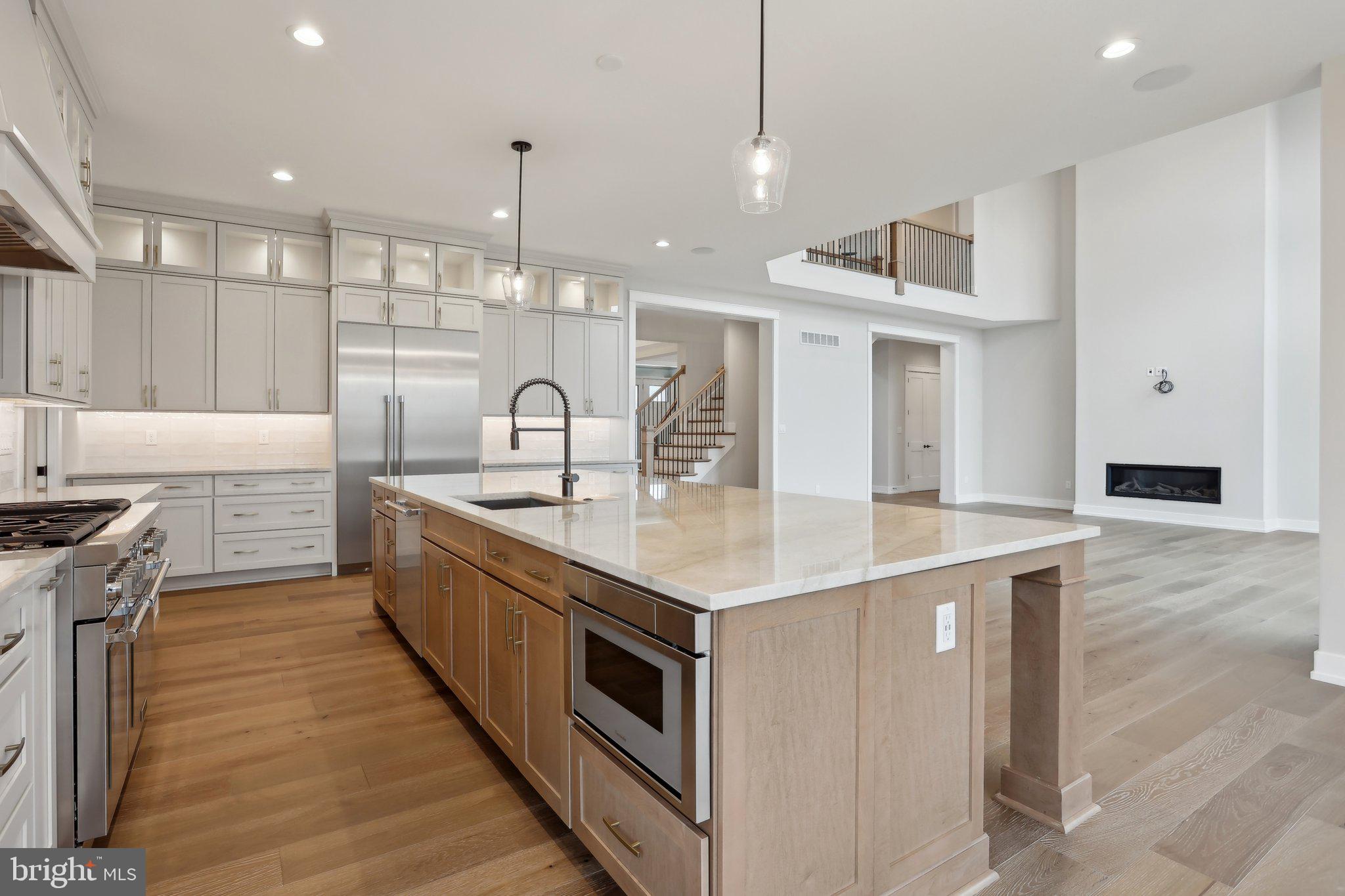 GARNET POINTE - Residential