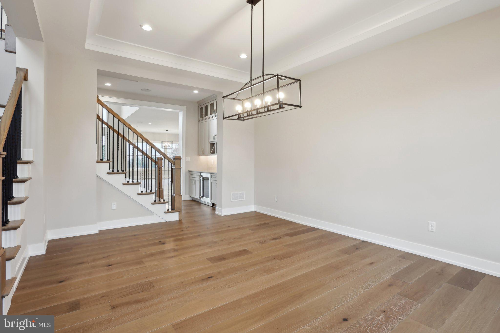 GARNET POINTE - Residential