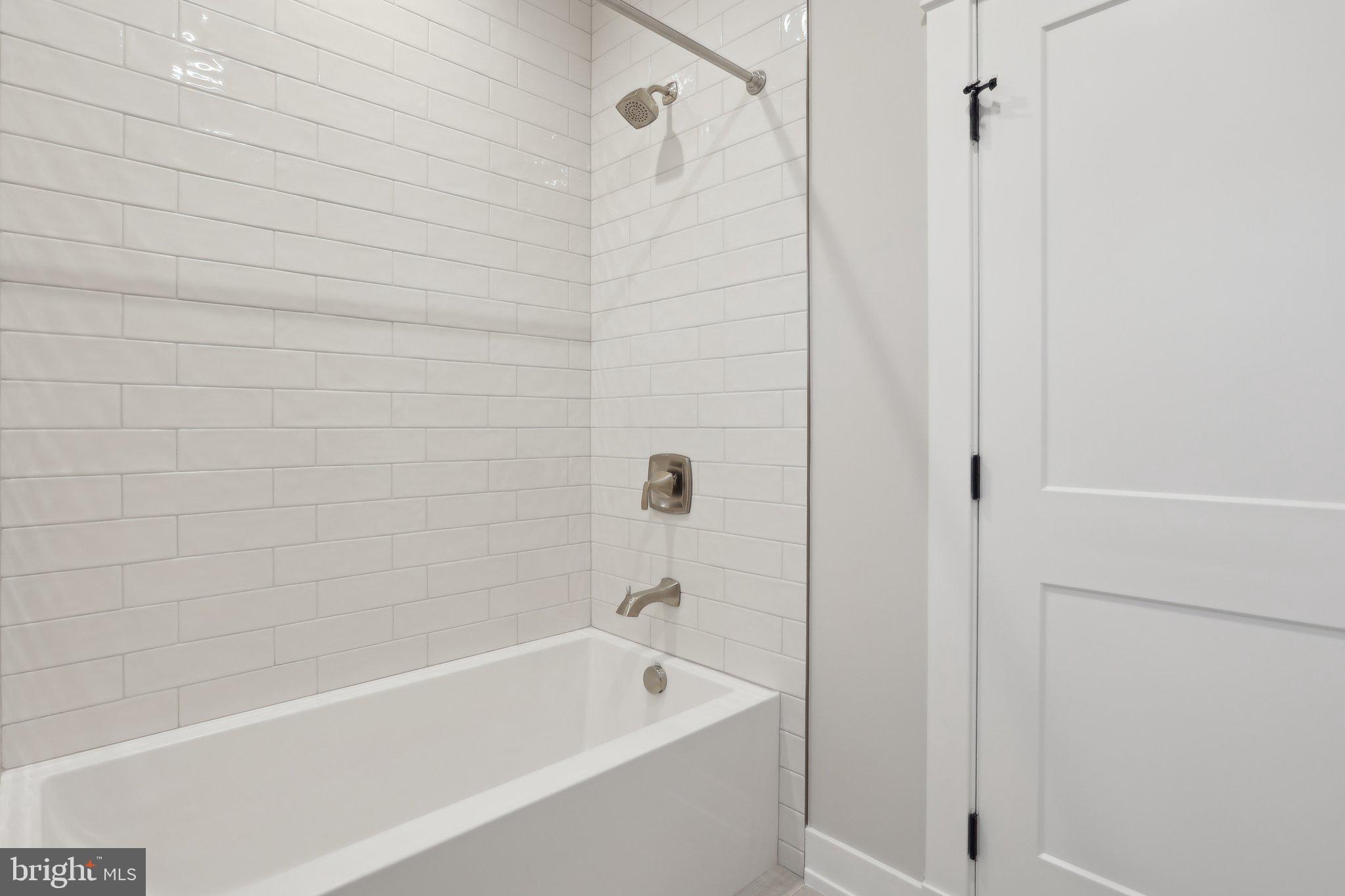 GARNET POINTE - Residential