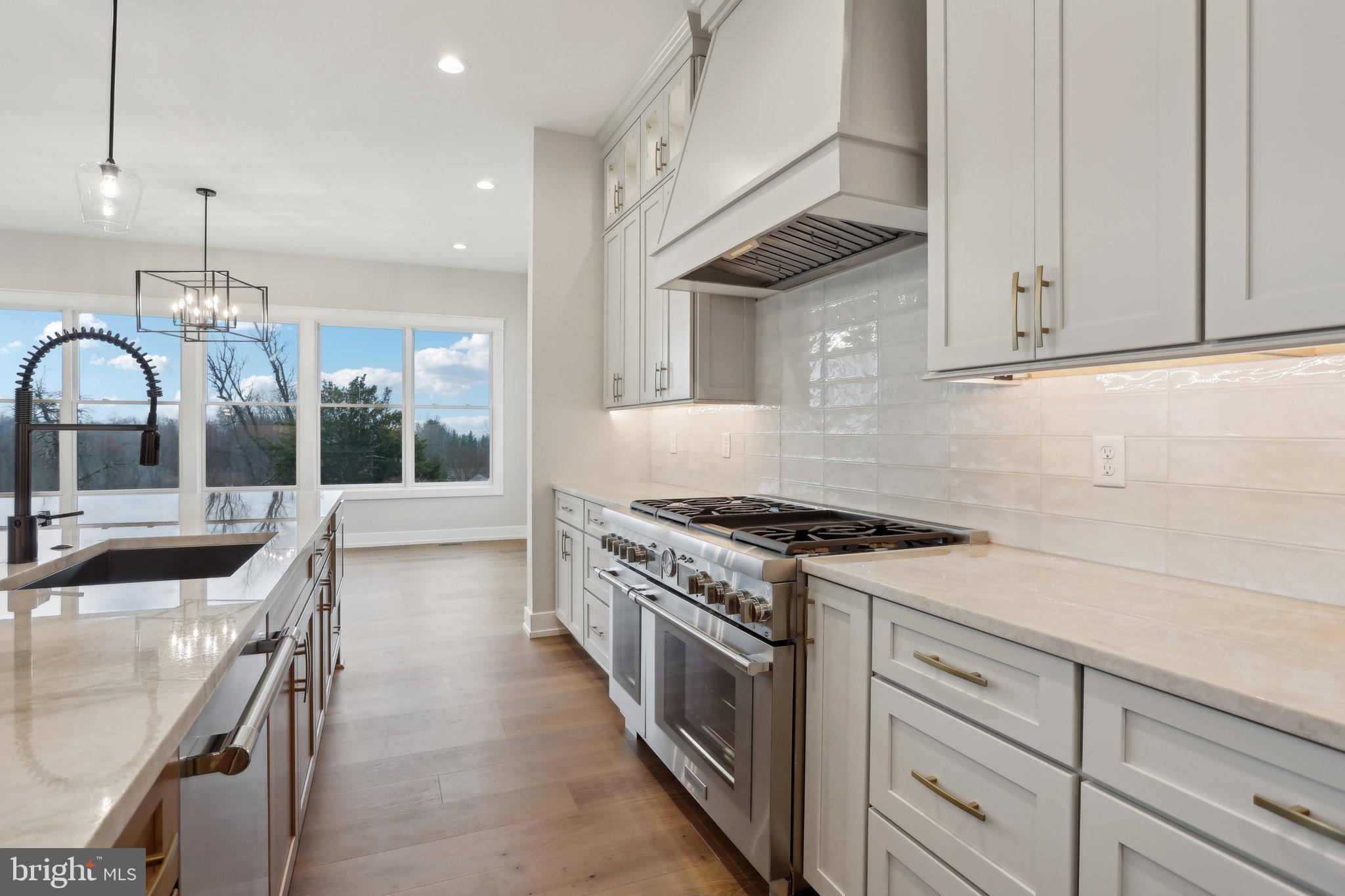 GARNET POINTE - Residential