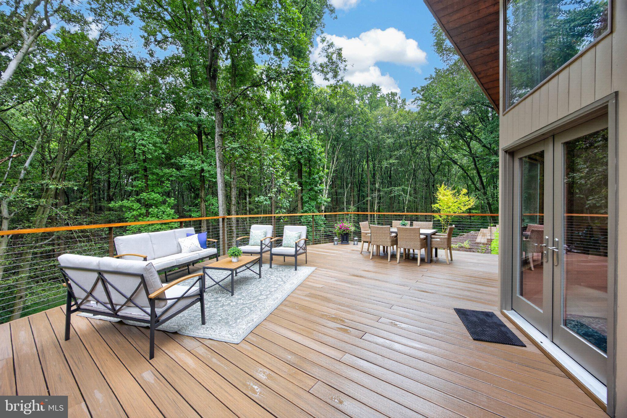 602 FEATHERBED LANE