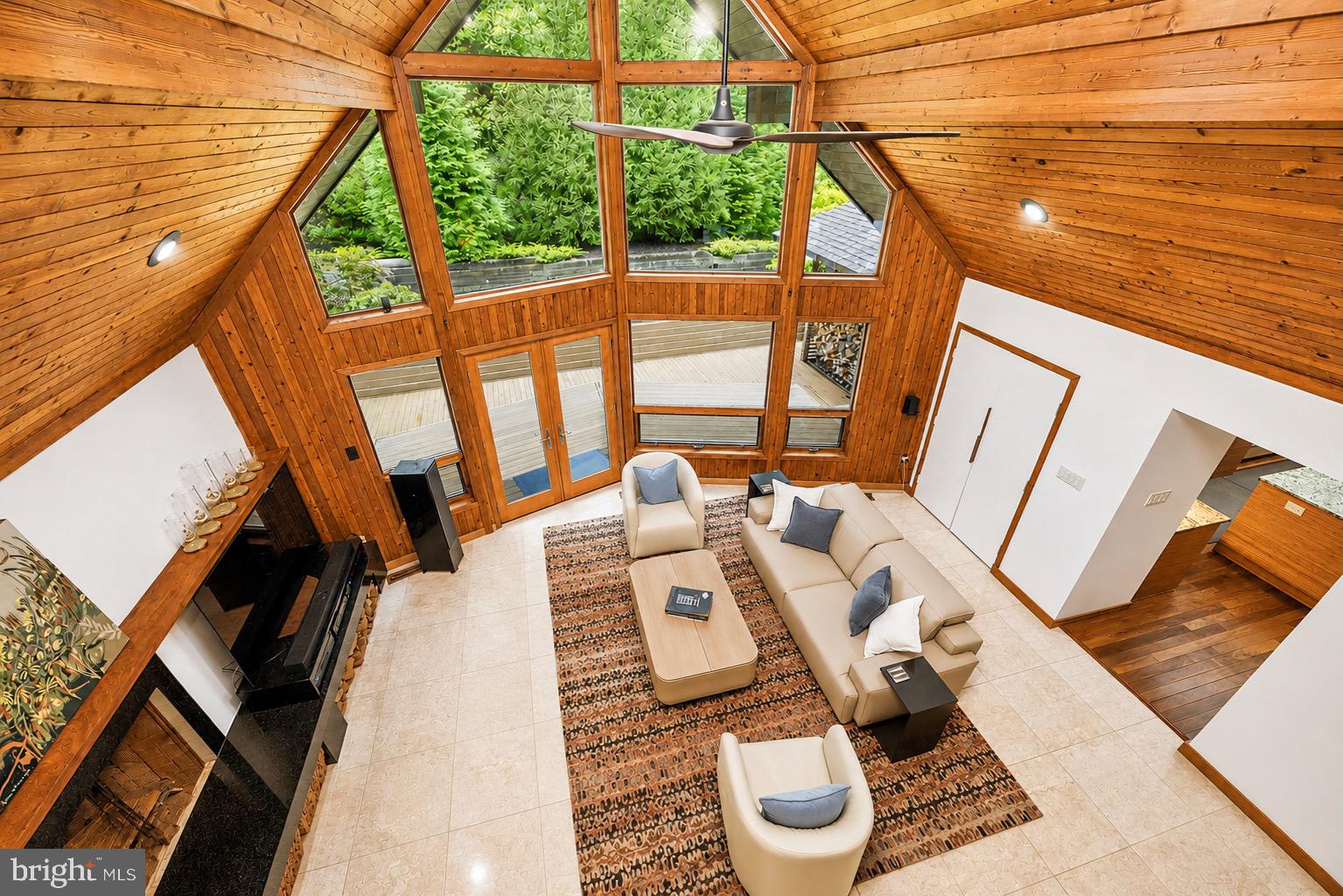 602 FEATHERBED LANE