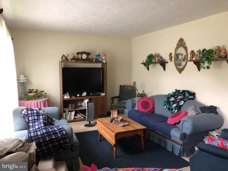 KELLY FALLS - Residential