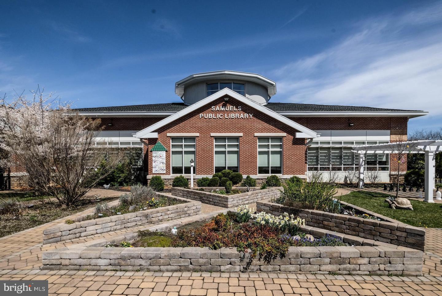 KELLY FALLS - Residential