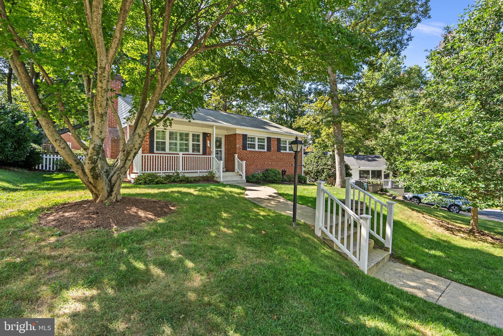 19 EASTMOOR DRIVE