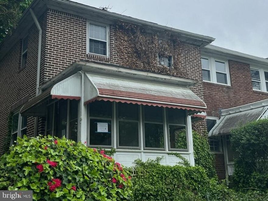 Three bedroom semi-detached next to Widener with excellent access to 476 & i95.  Enclosed front porch.  Basement is unfinished. Home needs numerous repairs so no standard financing.  Employees or directors of JPMorgan Chase & Co. and its direct and indirect subsidiaries are strictly prohibited from directly or indirectly purchasing any property owned or serviced by or on behalf of JPMorgan Chase & Co. or its direct and indirect subsidiaries.