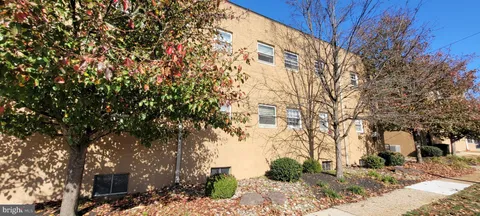 3 W Park Ave APT 5, Oaklyn, NJ MLS: NJCD2088824