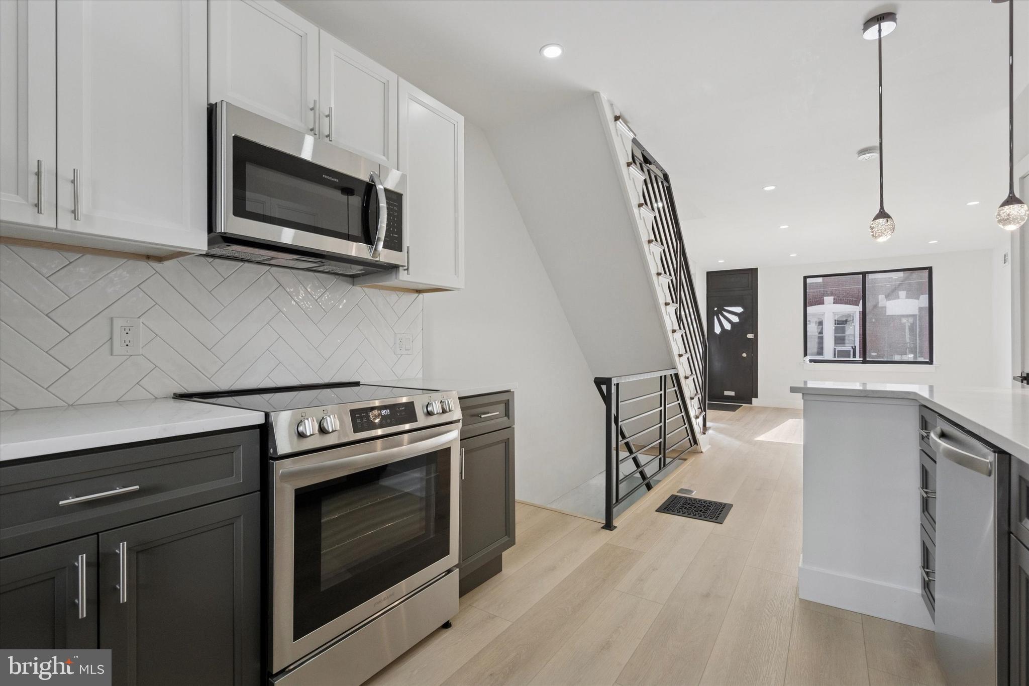 POINT BREEZE - Residential