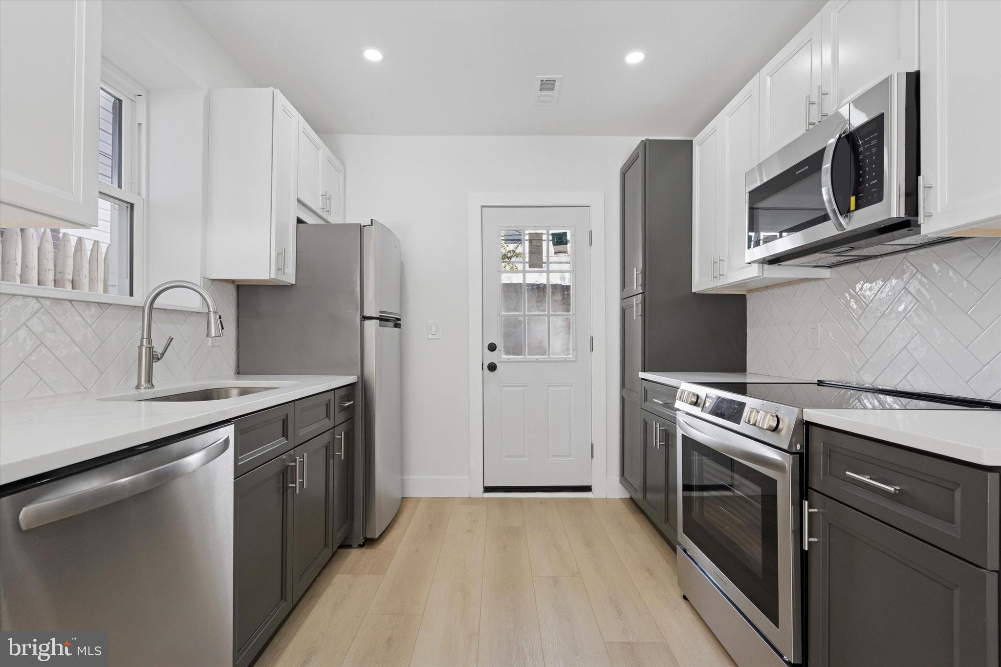 POINT BREEZE - Residential