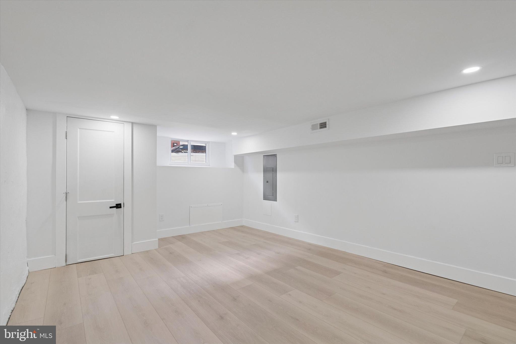 POINT BREEZE - Residential